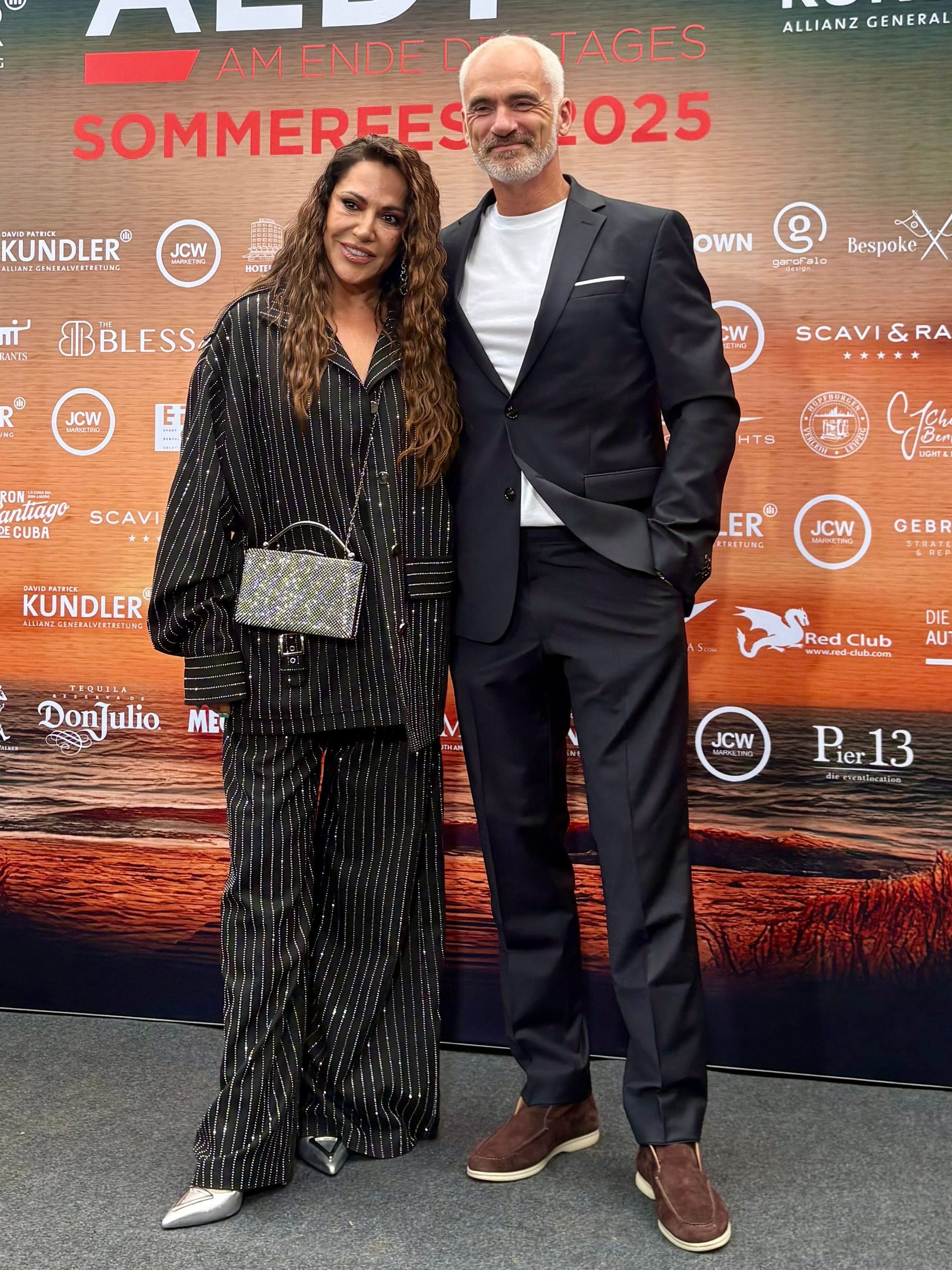 Simone Thomalla und René Merten besuchten gemeinsam das Sommerfest von AEDT.