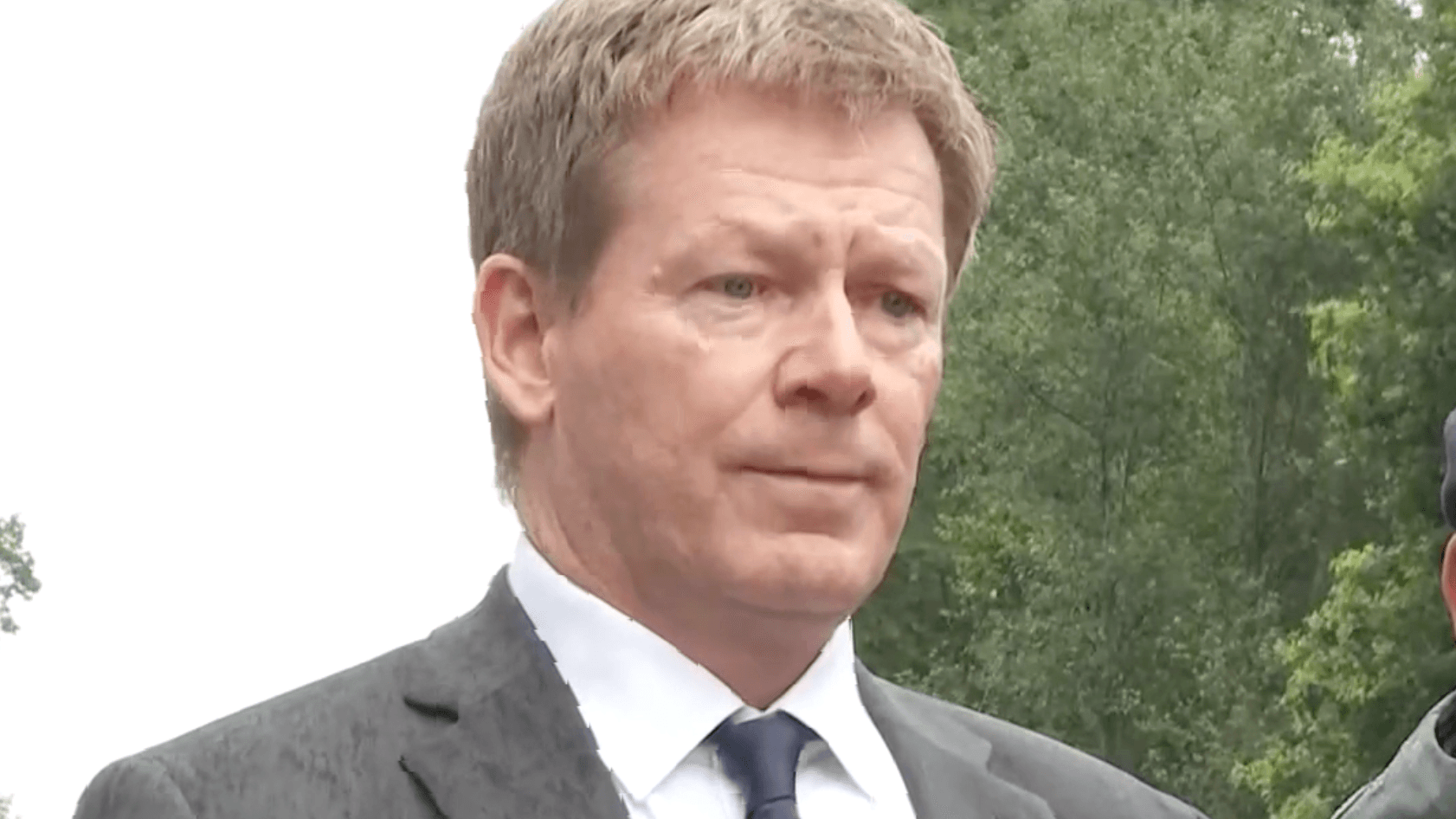 Richard Lutz ringt mit den Tränen.
