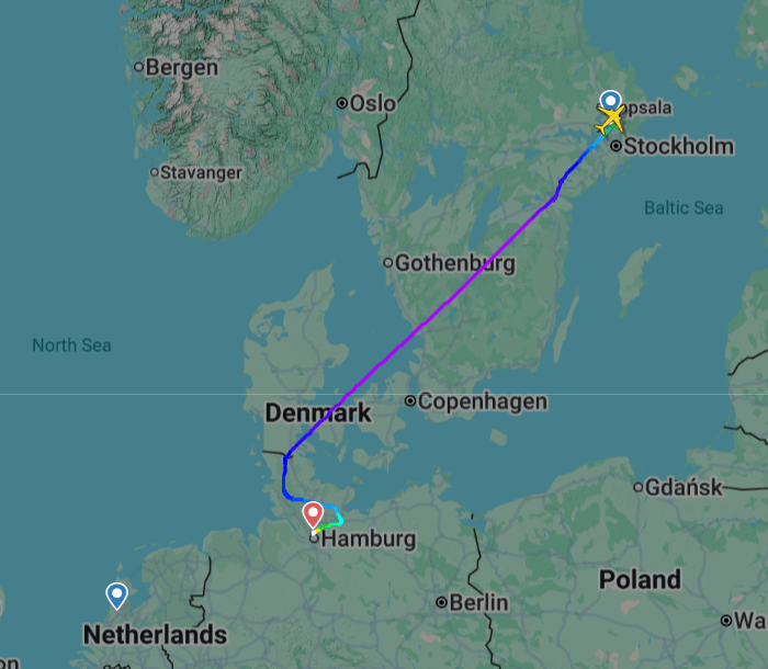 Route der KLM-Boeing am Donnerstagnachmittag: Der Flieger musste wegen eines gemeldeten Triebwerkbrandes in Hamburg aufsetzen.