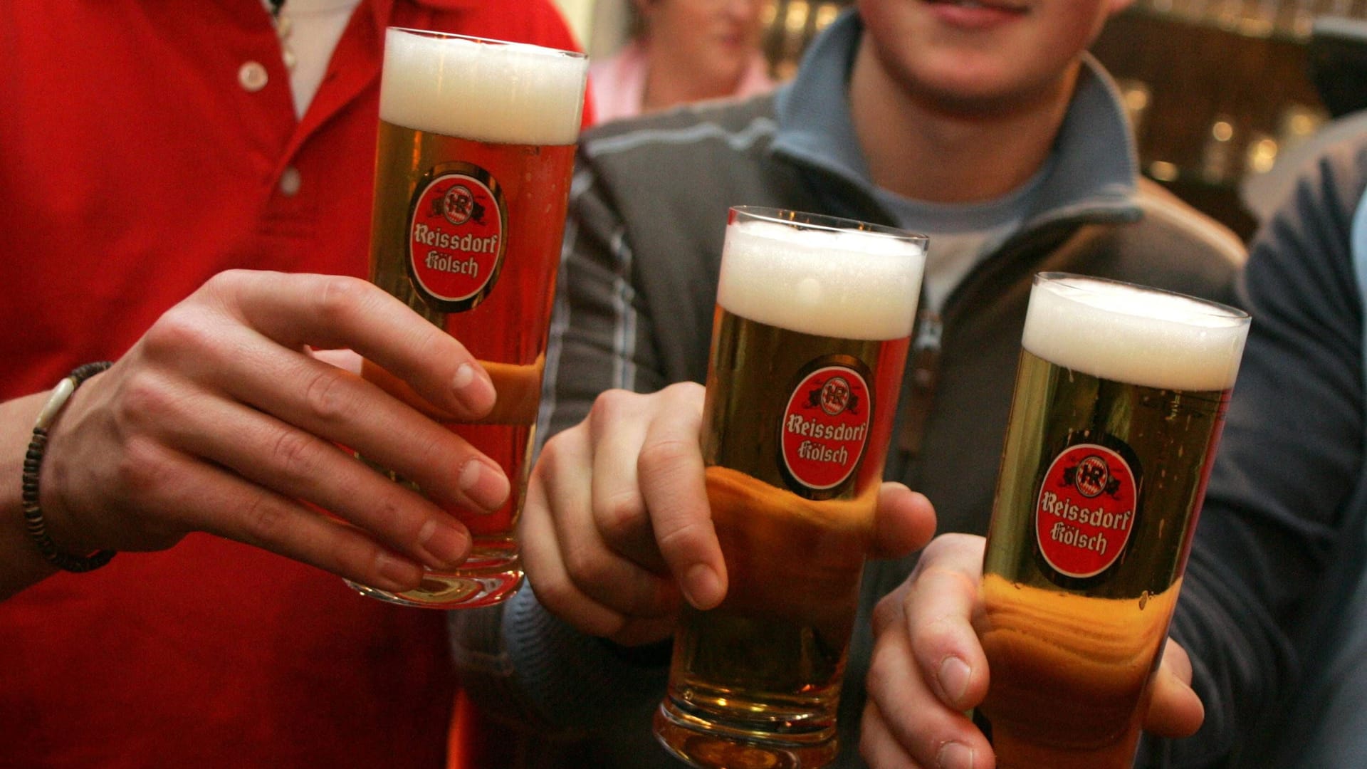 Frisch gezapftes Kölsch (Symbolfoto): Ein Kölner Brauhaus hat eine augenzwinkernde Liste veröffentlicht. Frisch gezapftes Kölsch (Symbolfoto): Ein Kölner Brauhaus hat eine augenzwinkernde Liste veröffentlicht.