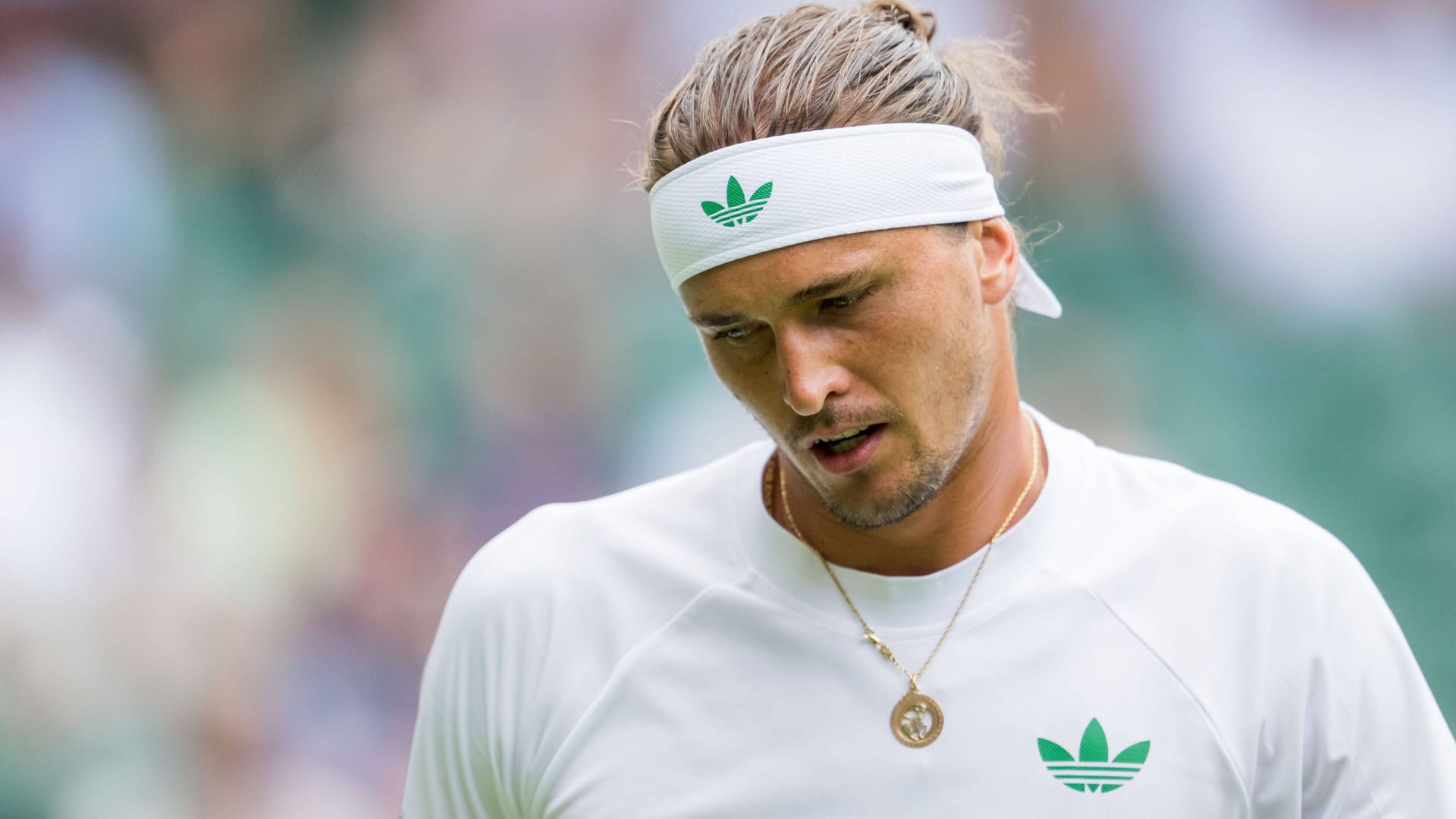 Sichtlich getroffen: Alexander Zverev im Match gegen Arthur Rinderknech.