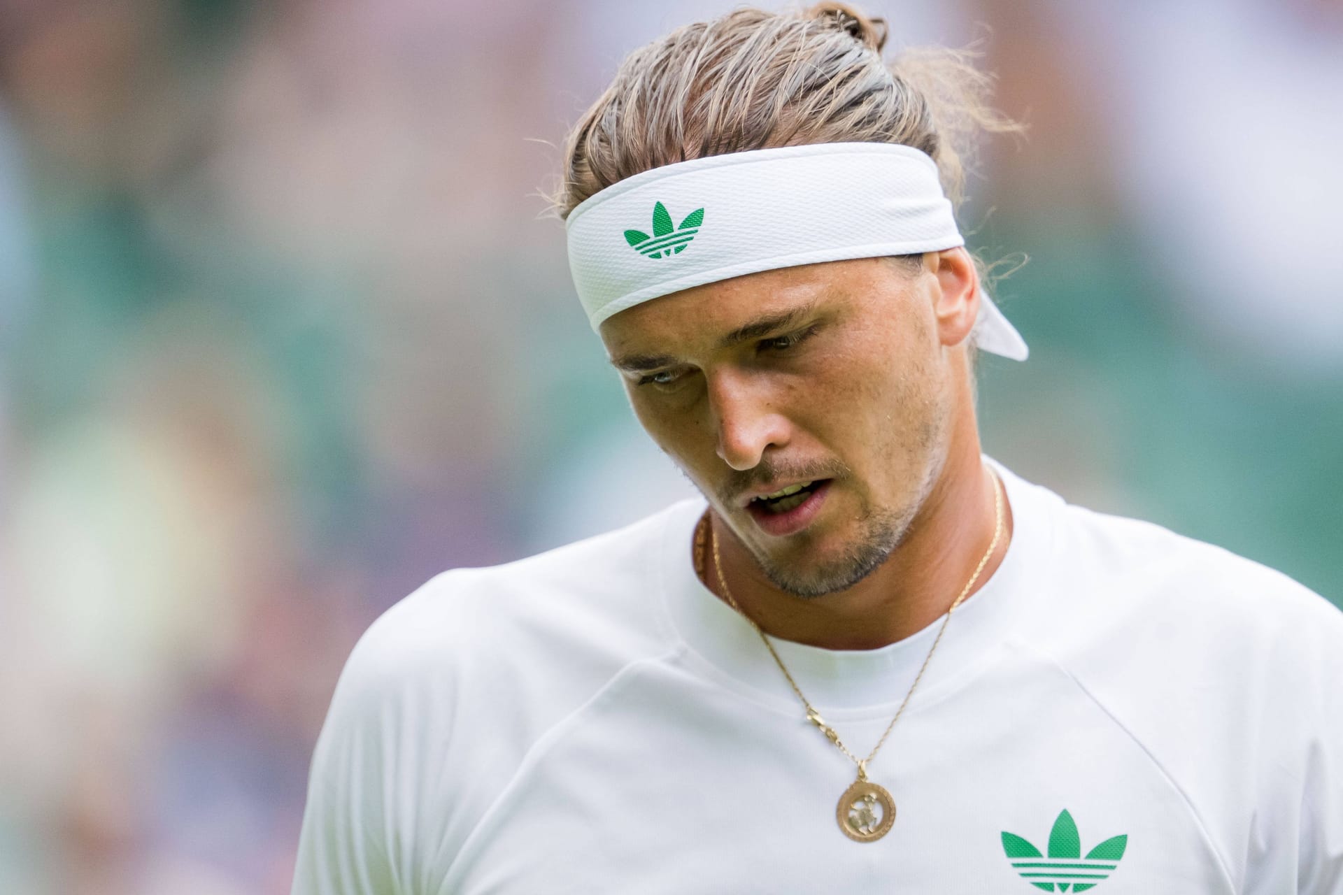 Sichtlich getroffen: Alexander Zverev im Match gegen Arthur Rinderknech.