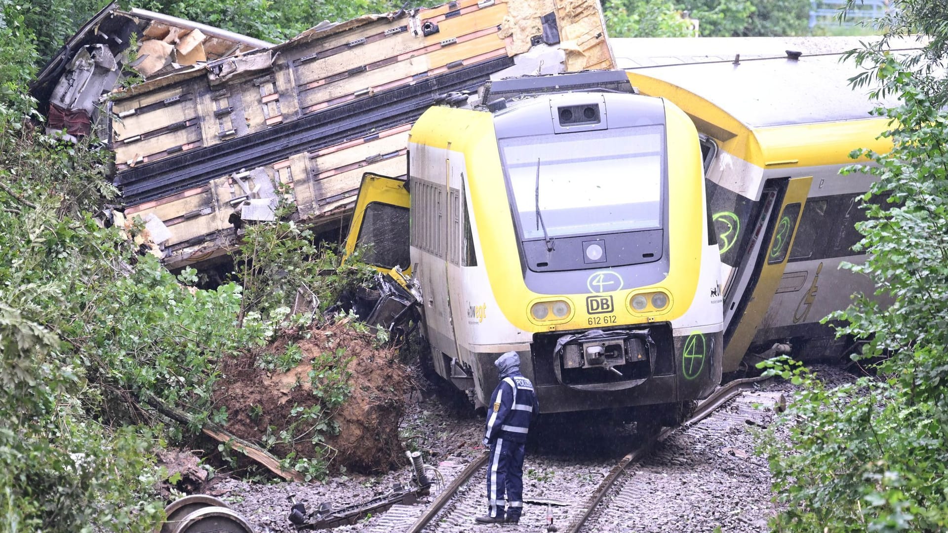 Nach dem Zugunglück in Oberschwaben Nach dem Zugunglück in Oberschwaben