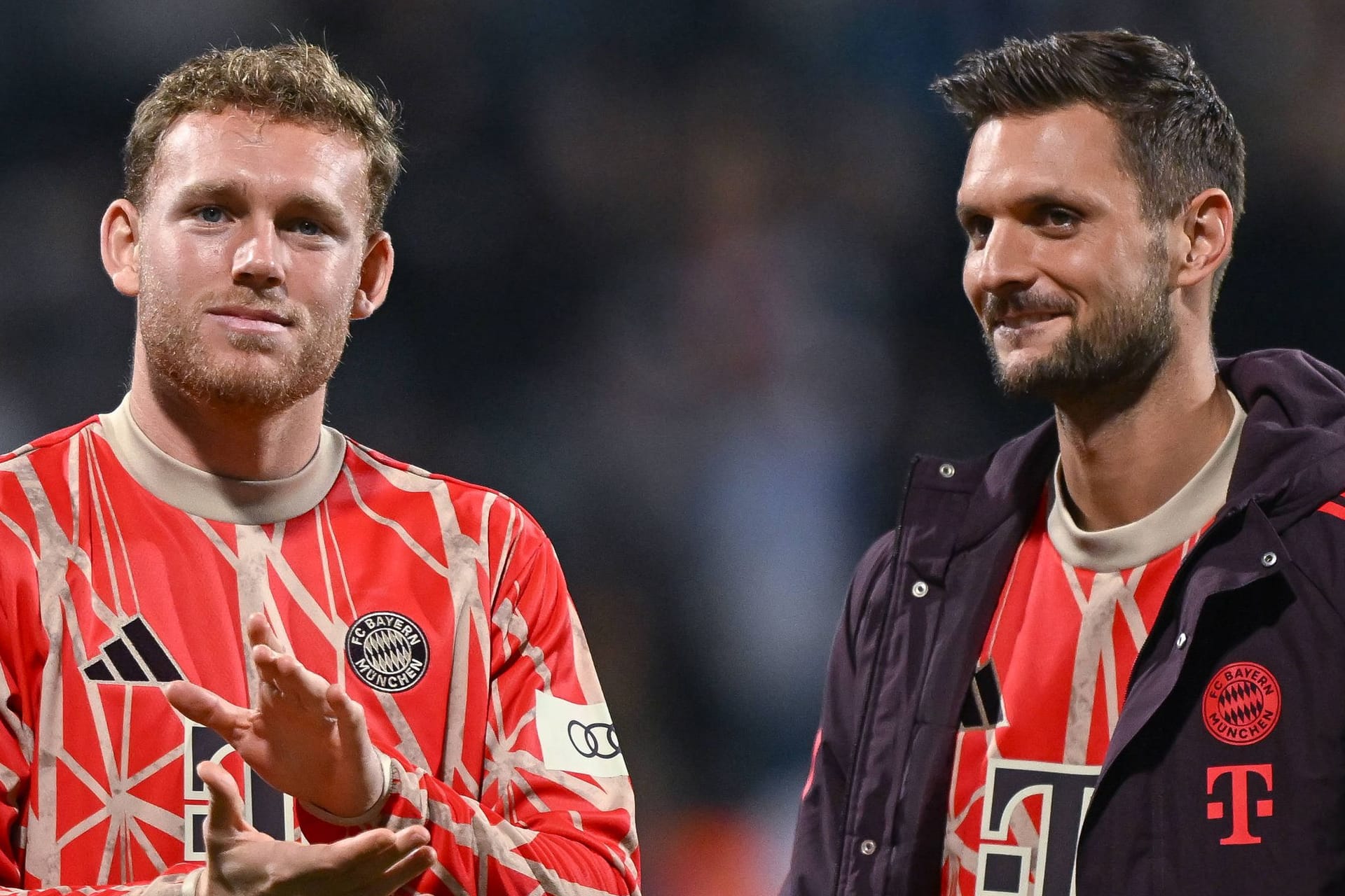 Daniel Peretz (l.) neben Sven Ulreich (Archivbild): Die beiden Torhüter kommen beim FC Bayern nur sporadisch zum Einsatz.