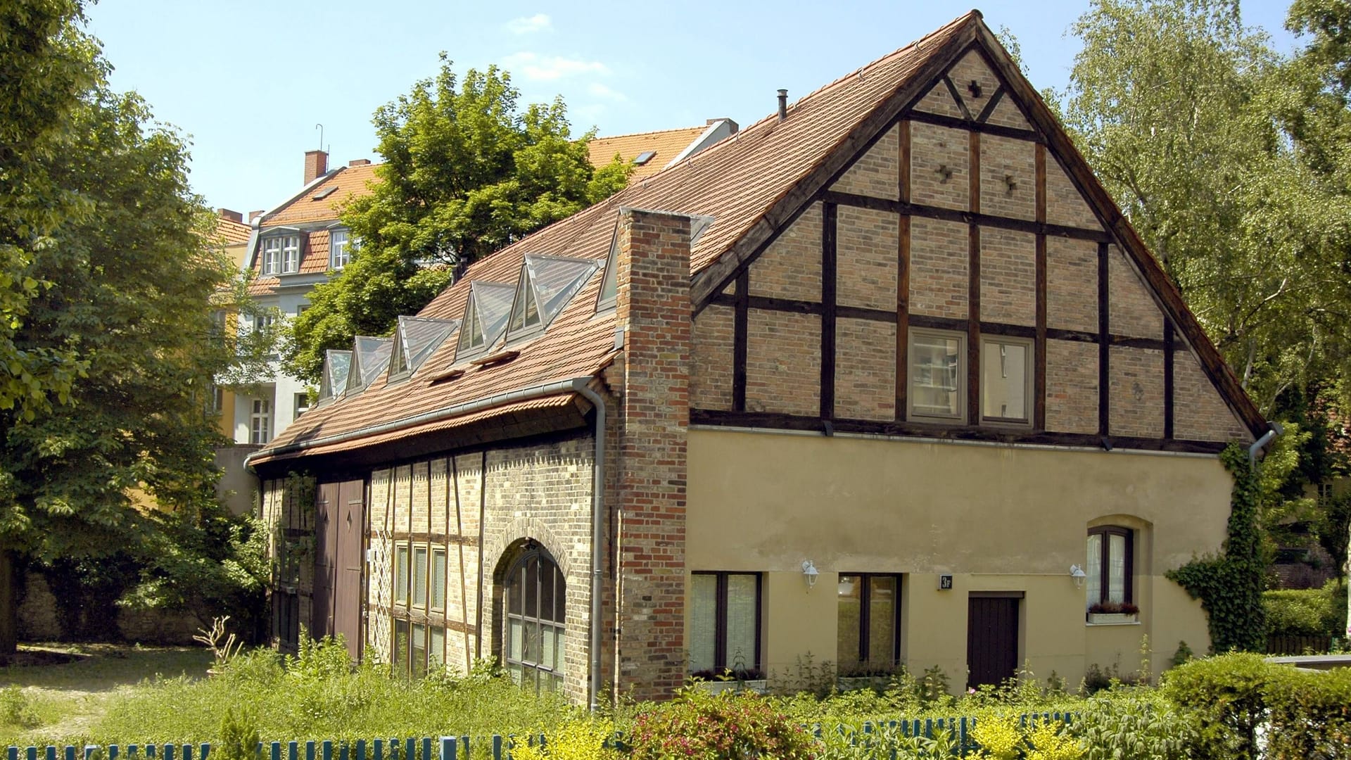 Historisches Haus im Böhmischen Dorf in der Kirchgasse in Berlin Neukölln (Archivfoto).