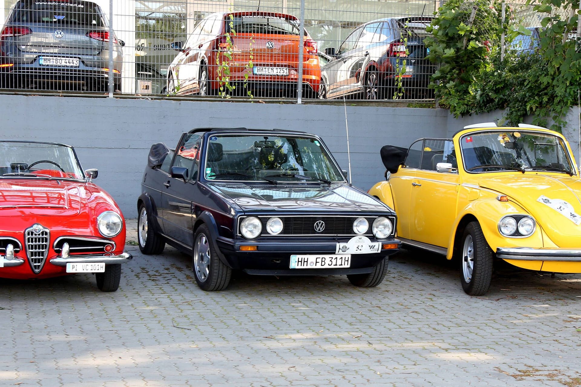 Nostalgie auf Rädern (Archivfoto): In Hamburg gehören Oldtimer wie Alfa, Golf und Käfer längst zum gewohnten Stadtbild.