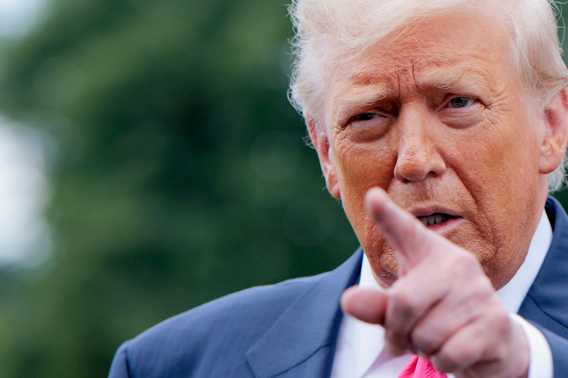 Donald Trump: Er freut sich über das TV-Aus von Stephen Colbert bei CBS.