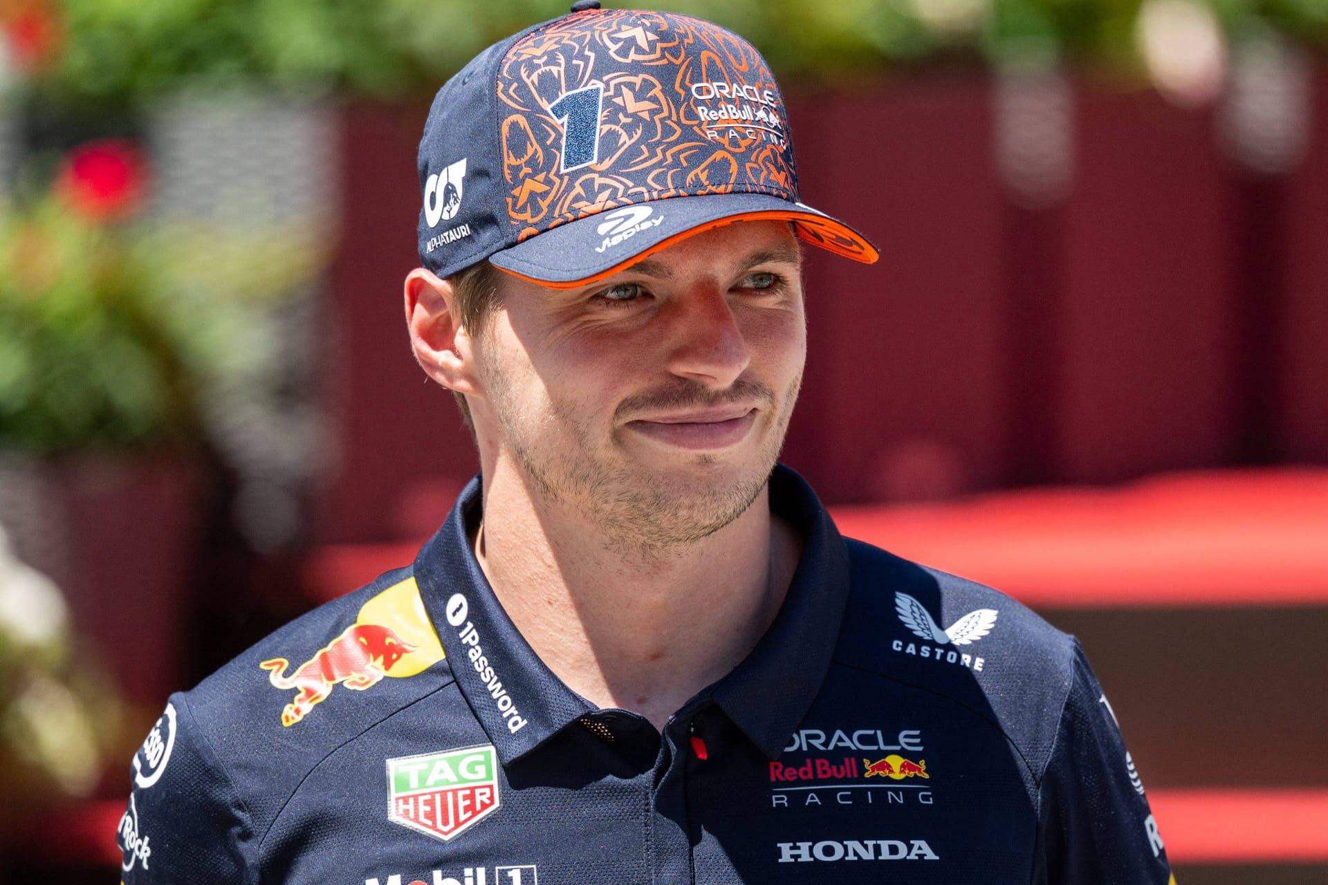 Blick Richtung Mercedes? Max Verstappen fährt seit 2015 in der Formel 1.