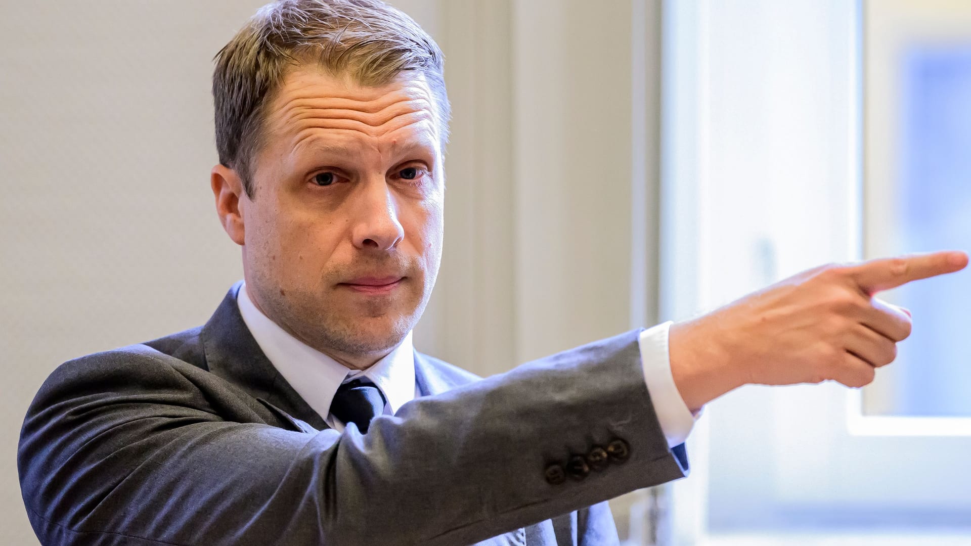 Oliver Pocher: Der Komiker traf im März 2024 am Amtsgericht Dortmund auf den Rapper Fat Comedy.