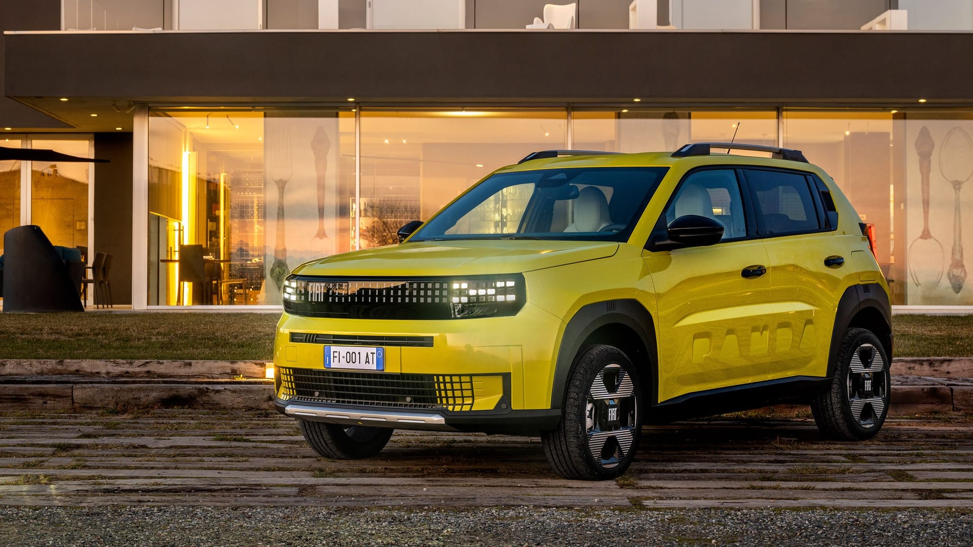 Neuer Look, alter Geist: Der Grande Panda bringt den Fiat-Klassiker zurück – kantig, kompakt und elektrifiziert. Neuer Look, alter Geist: Der Grande Panda bringt den Fiat-Klassiker zurück – kantig, kompakt und elektrifiziert.