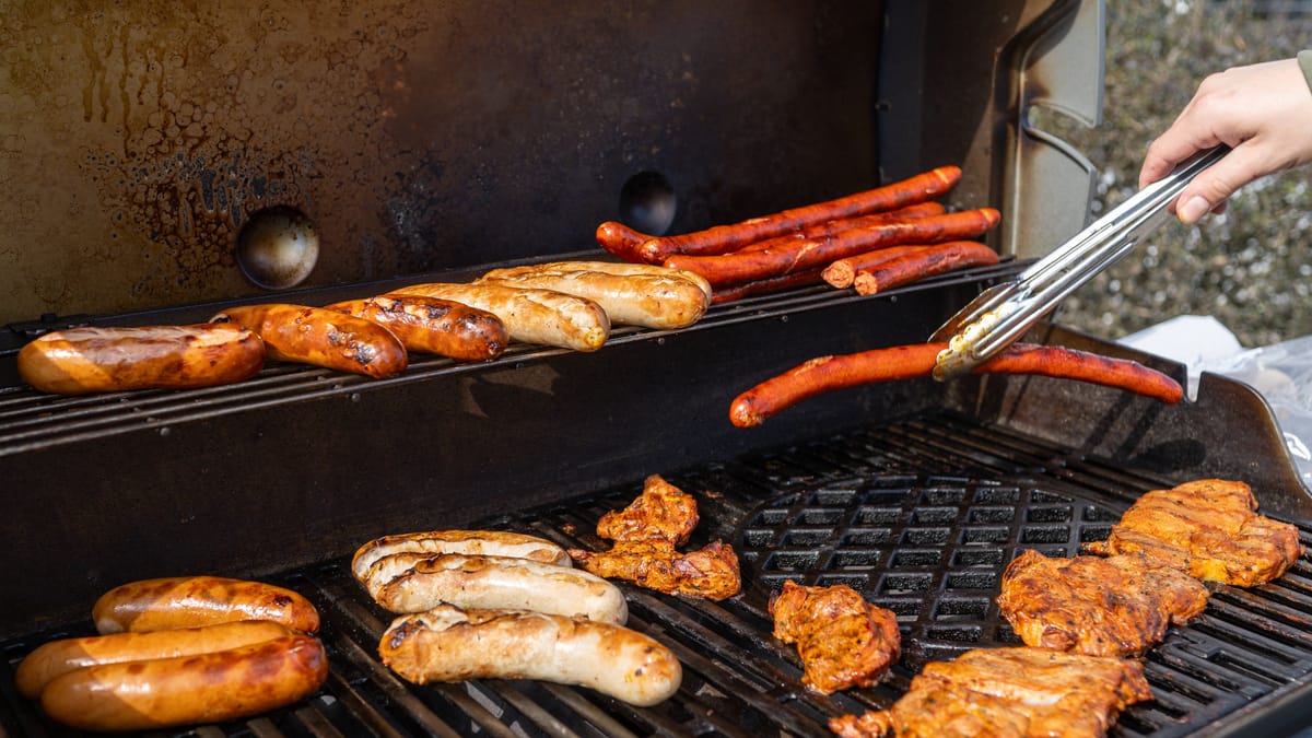 Gasgrill reinigen – 5 Minuten Anleitung: schnell & einfach