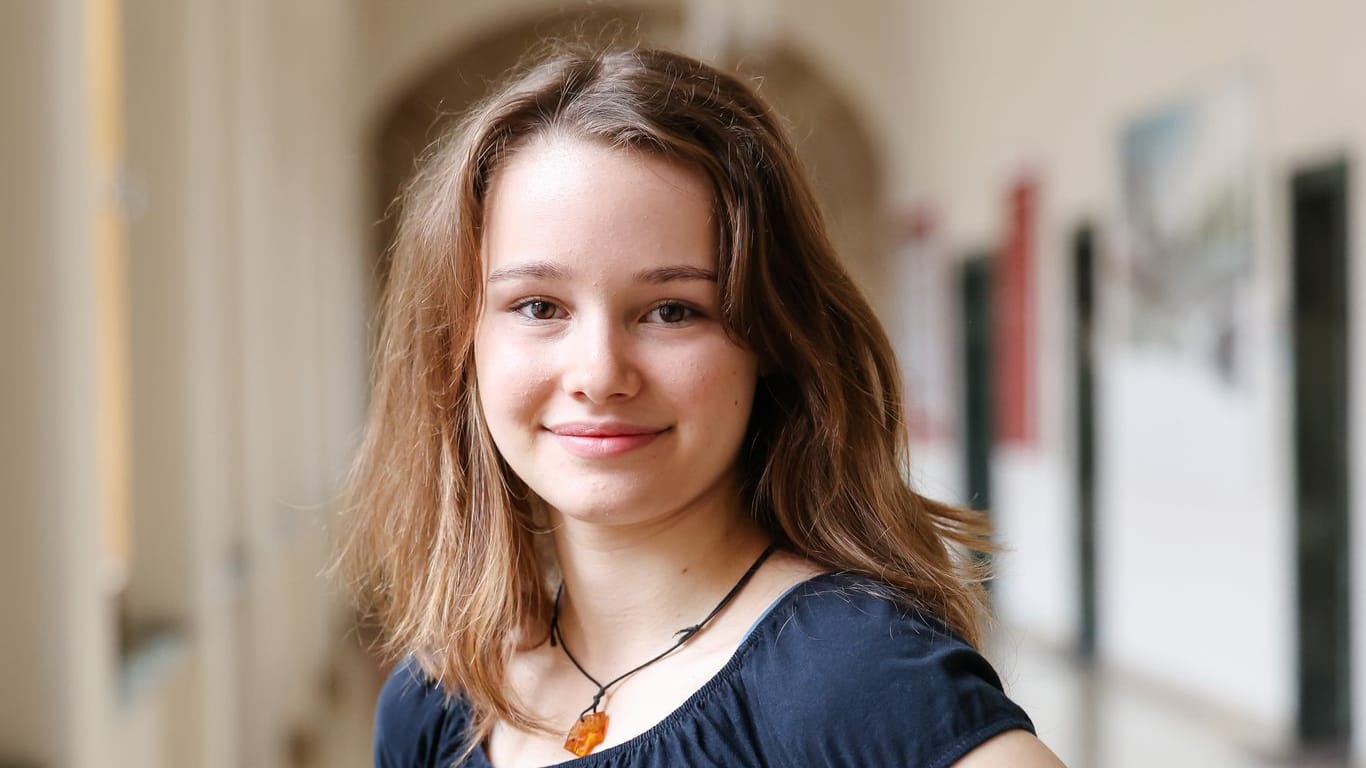 Nora Falk im Nürnberger Rathaus: Sie wird den Christkindlesmarkt Ende November mit dem feierlichen Prolog eröffnen.