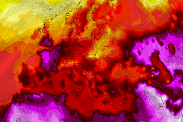 Der Lauf des GFS-Wetter-Modells für den 13. Juli. Die globale Karte zeigt die Einströmung heißer Luftmassen nach Europa, die eine neue Hitzewelle mit sich bringen.