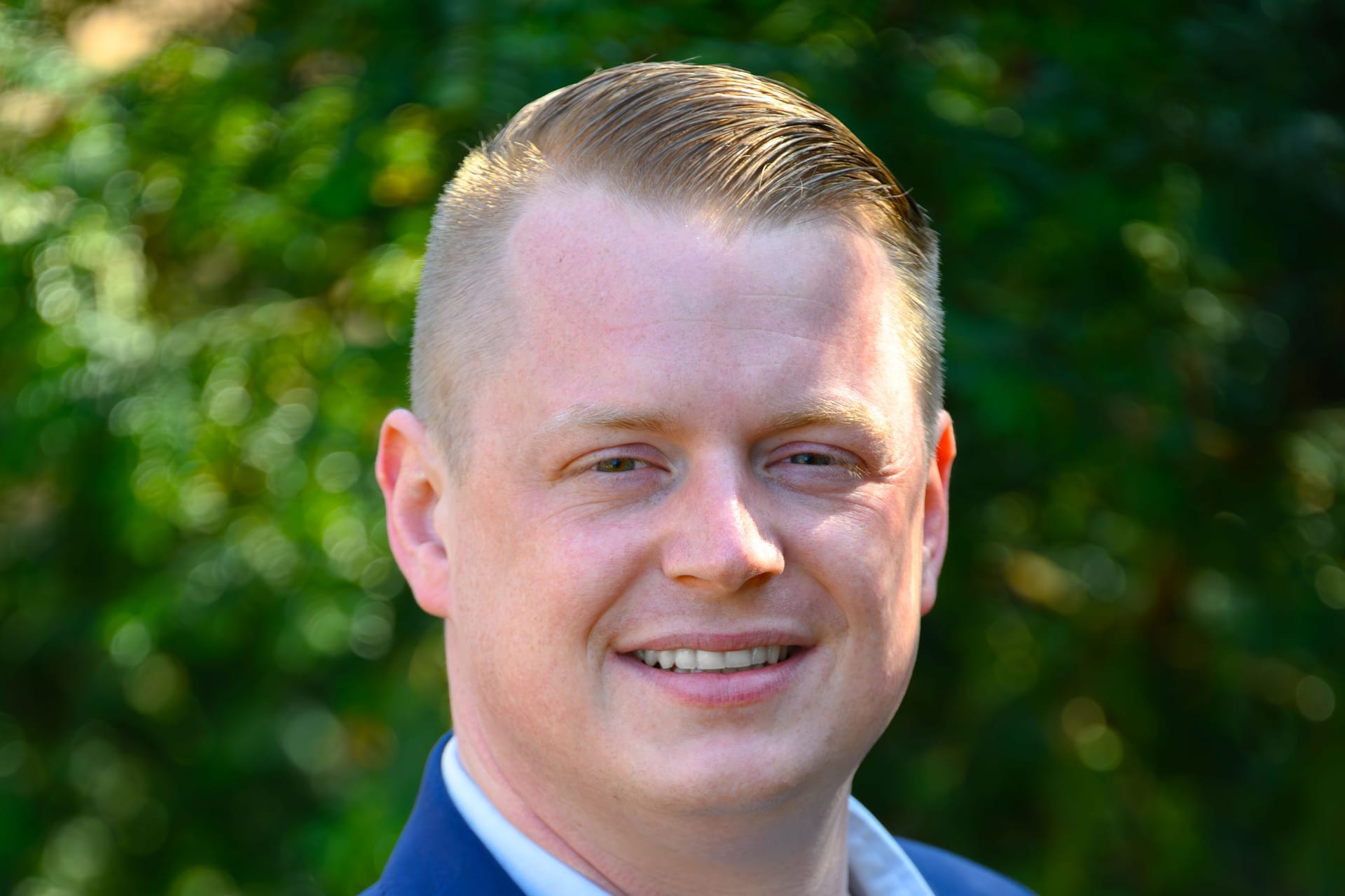 Grünen-Politiker Felix Kalbe posiert für ein Foto.