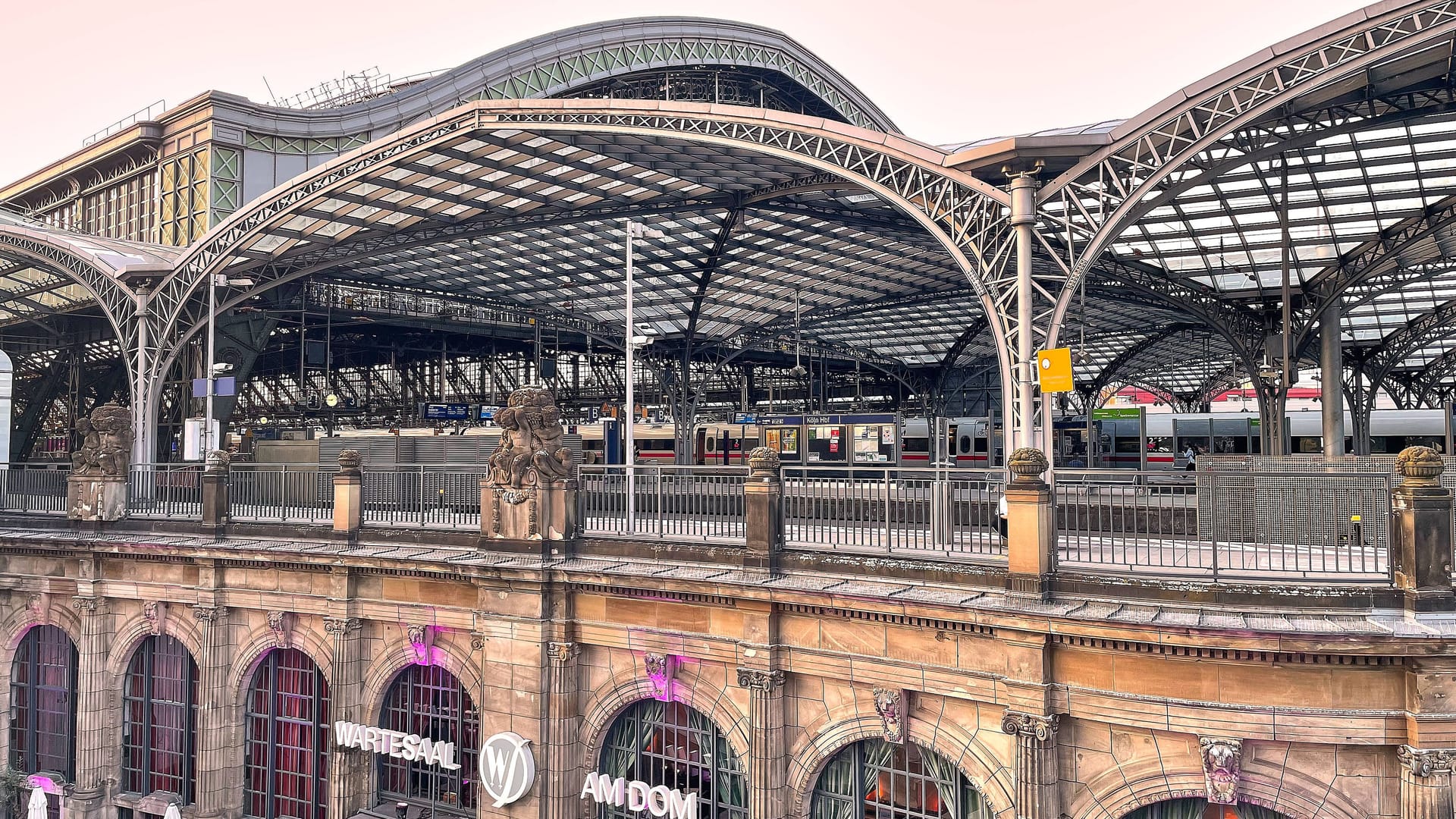Kölner Hauptbahnhof: Schauplatz zweier dramatischer Polizeieinsätze in kürzester Zeit.