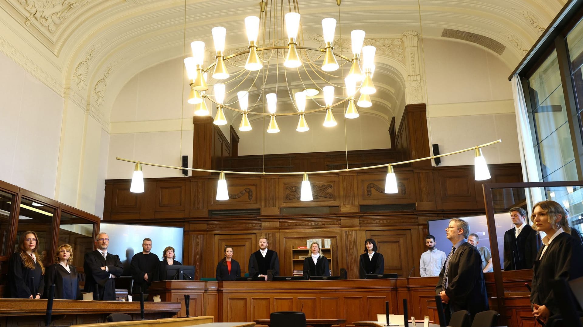 Trial against palliative care doctor on suspicion of 15 counts of murder
