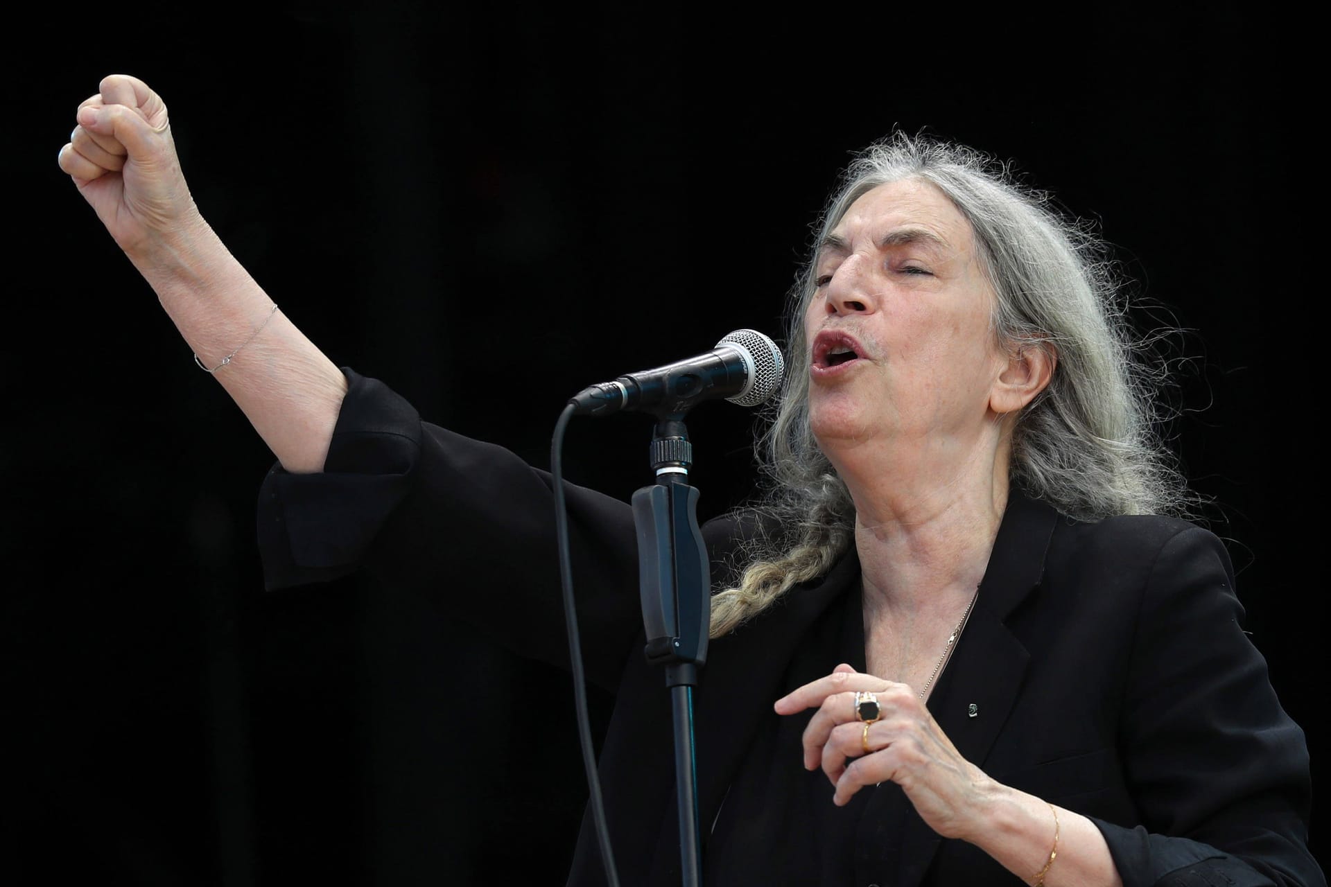 Patti Smith (Archivbild): In Berlin zeigte sie, dass noch viel Punk und Rock'n'Roll in ihr steckt. Patti Smith (Archivbild): In Berlin zeigte sie, dass noch viel Punk und Rock'n'Roll in ihr steckt.