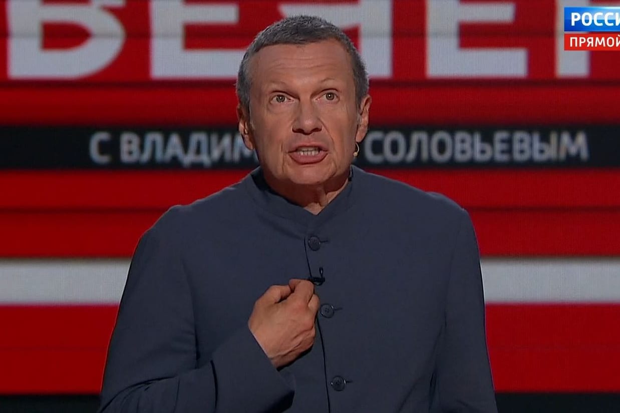 Kurswechsel in Russland: Wladimir Solowjow wettert während einer seiner Propaganda-Shows gegen Donald Trump.