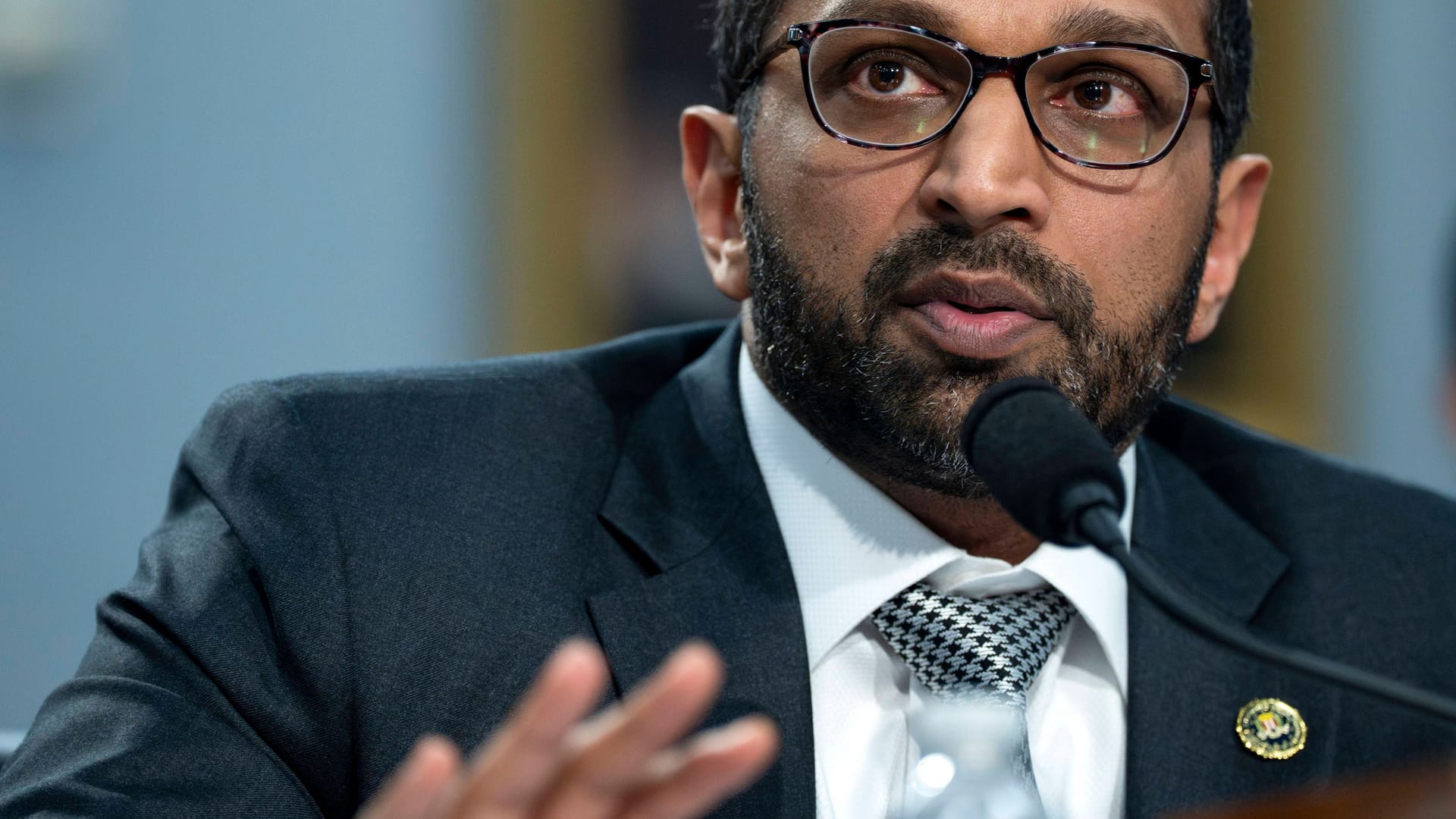 FBI-Direktor Kash Patel galt bis vor Kurzem noch als einer derjenigen, die die Suizidtheorie von Epsteins Tod bezweifelten.