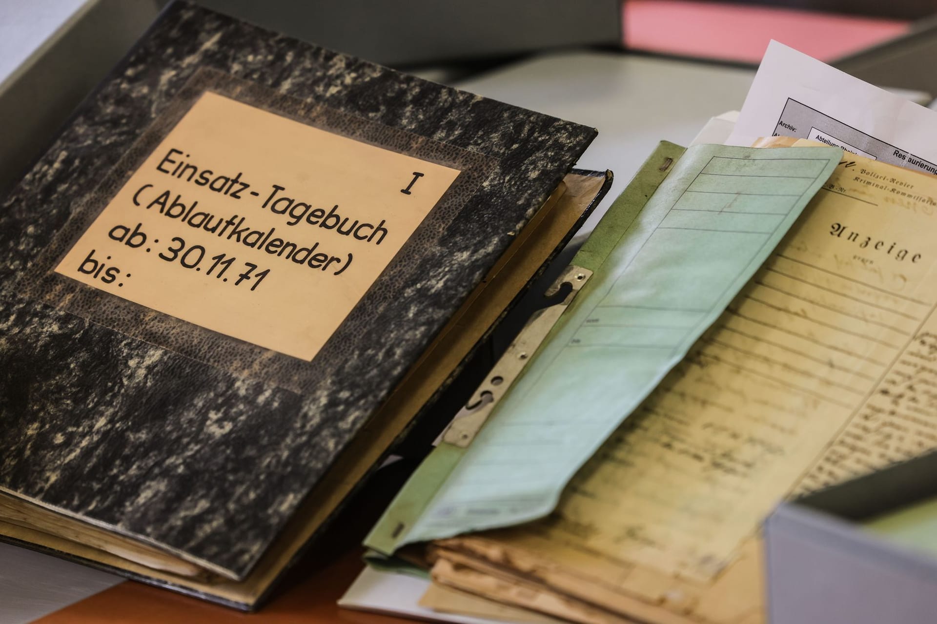 Historische Ermittlungsakten in Essen übergeben