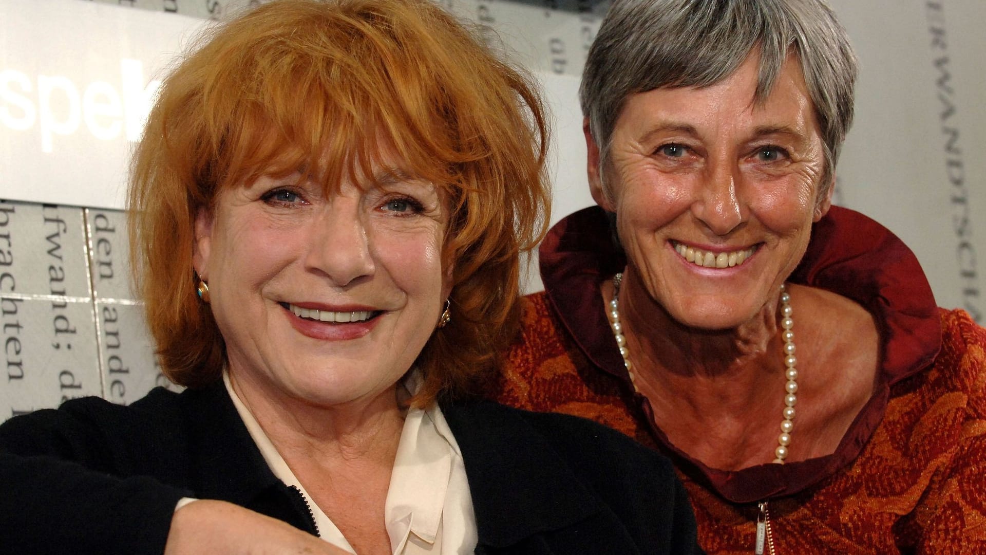 Die Schauspielerin Hannelore Hoger (Bella Block, l.) und die Autorin Doris Gercke waren befreundet (Archivbild).