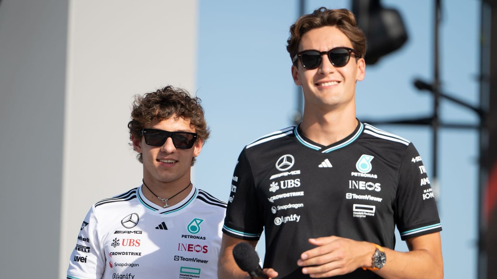 Die Mercedes-Fahrer George Russell und Kimi Antonelli