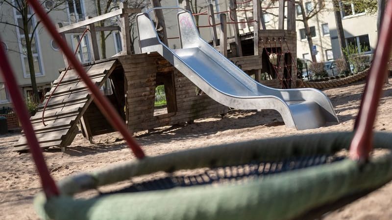 Geräte auf einem Spielplatz. (Symbolbild)