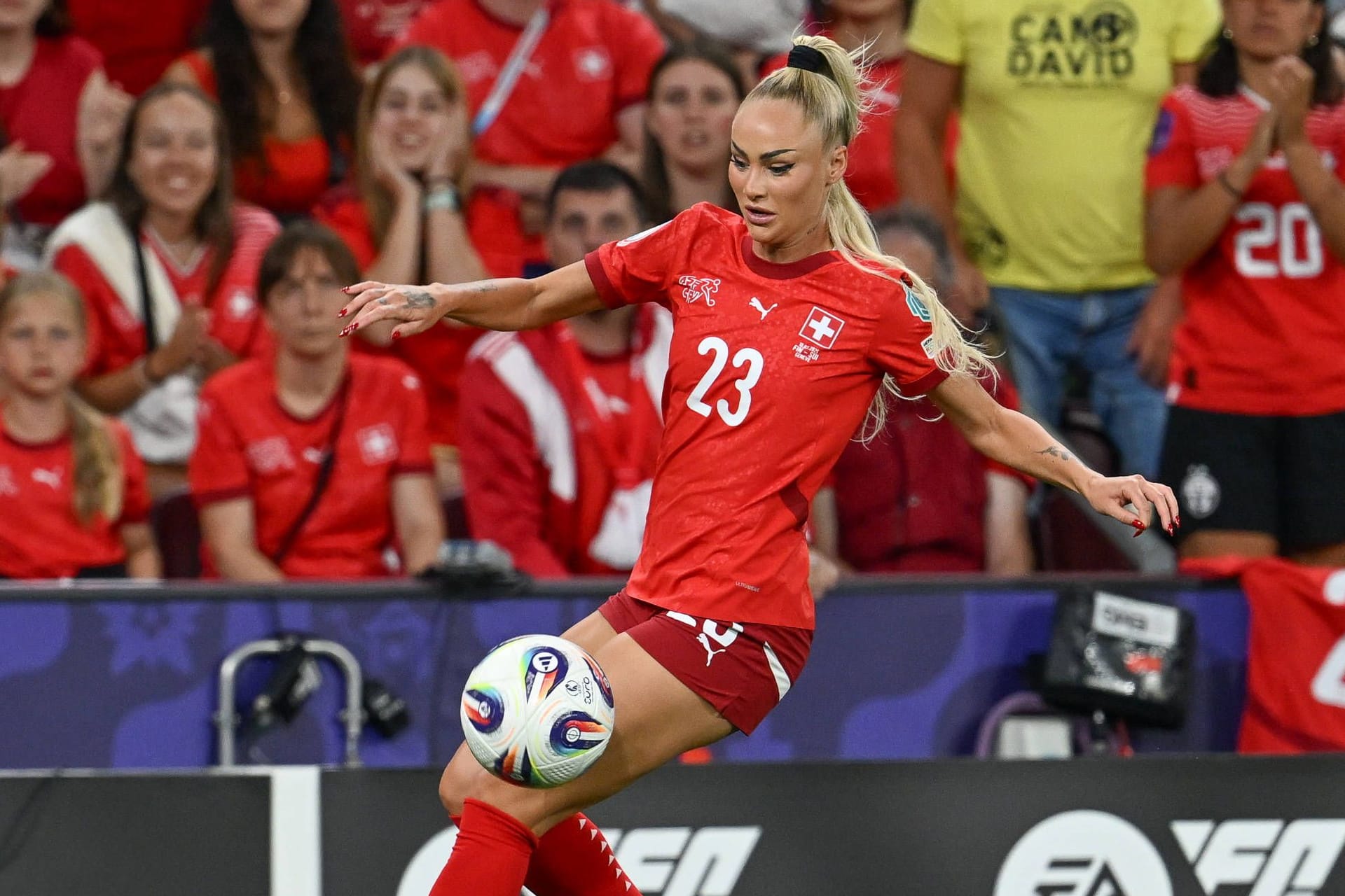 Die Schweizerin Alisha Lehmann und ihre Teamkolleginnen haben am Dienstag nicht trainiert. Die Schweizerin Alisha Lehmann und ihre Teamkolleginnen haben am Dienstag nicht trainiert.