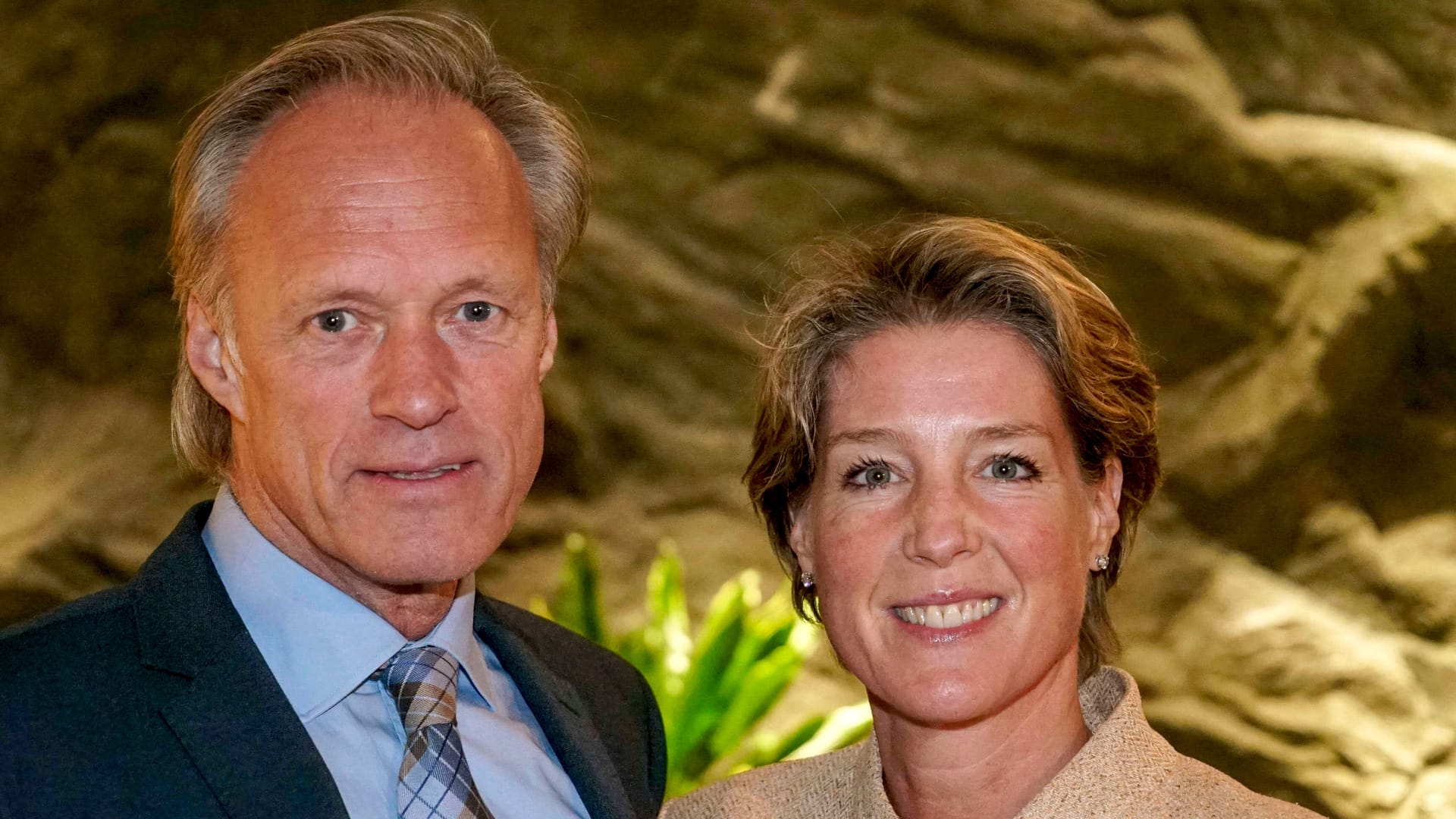 Christina Block (r.) und Partner Gerhard Delling (Archivbild): Das Paar steht im Mittelpunkt eines großen Strafprozesses in Hamburg wegen schwerer Kindesentziehung.