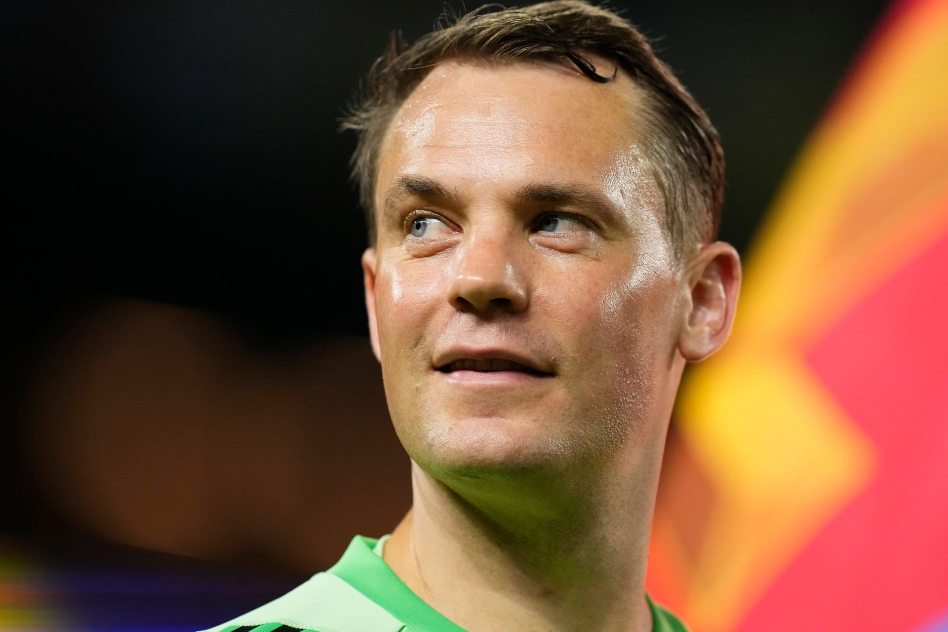 Manuel Neuer: Der Bayern-Torwart flittert an der Amalfiküste mit seiner Frau Anika.