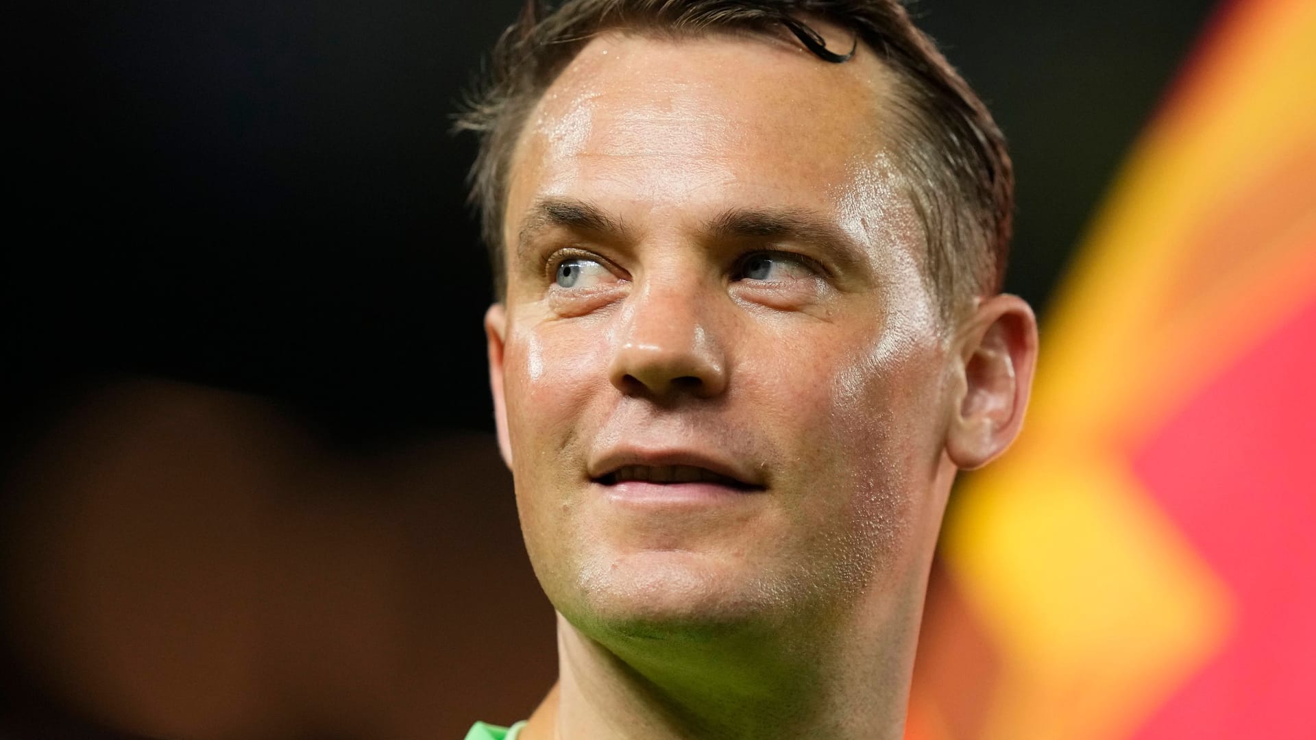 Manuel Neuer: Der Bayern-Torwart flittert an der Amalfiküste mit seiner Frau Anika. Manuel Neuer: Der Bayern-Torwart flittert an der Amalfiküste mit seiner Frau Anika.