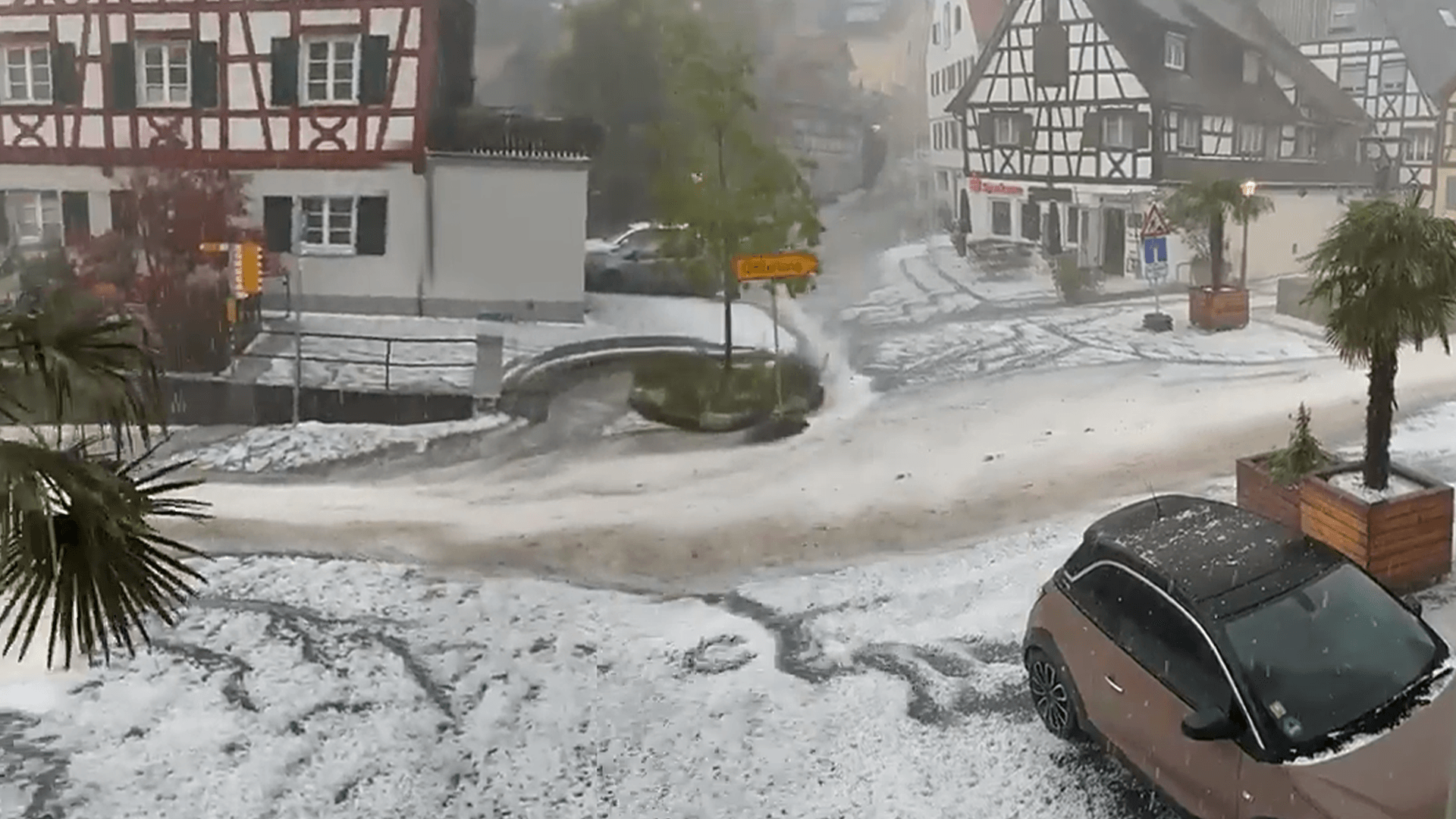 Hagelschauer haben den kleinen Ort Sipplingen am Bodensee überrascht