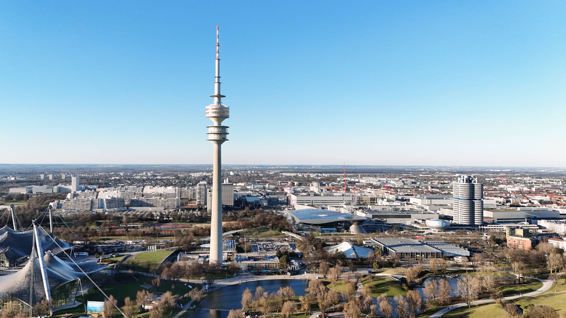 Blick auf den Olympiaturm (Archivbild): Dieser ist mit knapp 300 Metern das höchste Gebäude in München. Blick auf den Olympiaturm (Archivbild): Dieser ist mit knapp 300 Metern das höchste Gebäude in München.