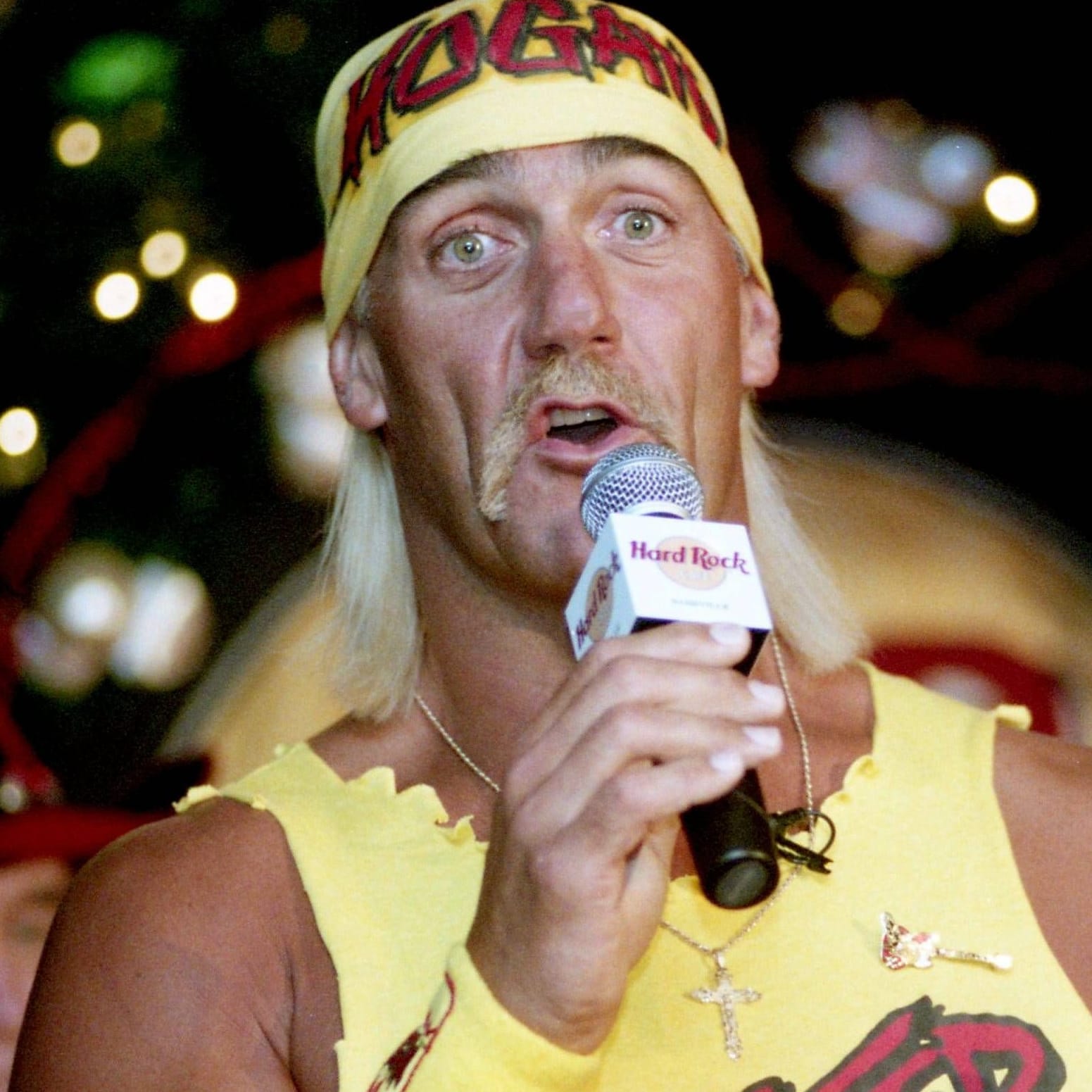 Hulk Hogan (Archivbild): Er war auch abseits des Wrestlings eine schillernde, aber auch umstrittene Figur.
