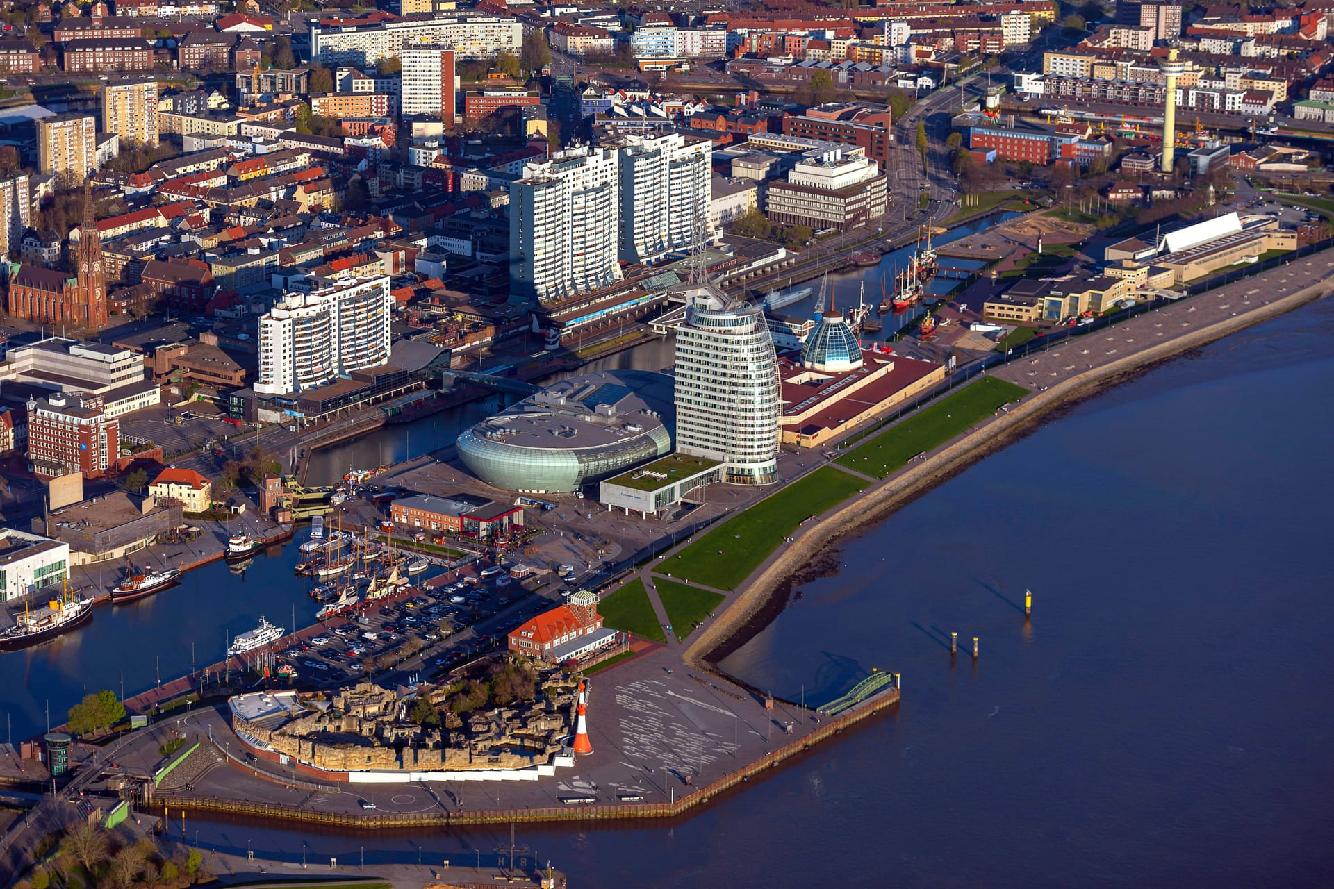 Blick auf Bremerhaven: Hier hat man noch gute Chancen auf ein Eigenheim.
