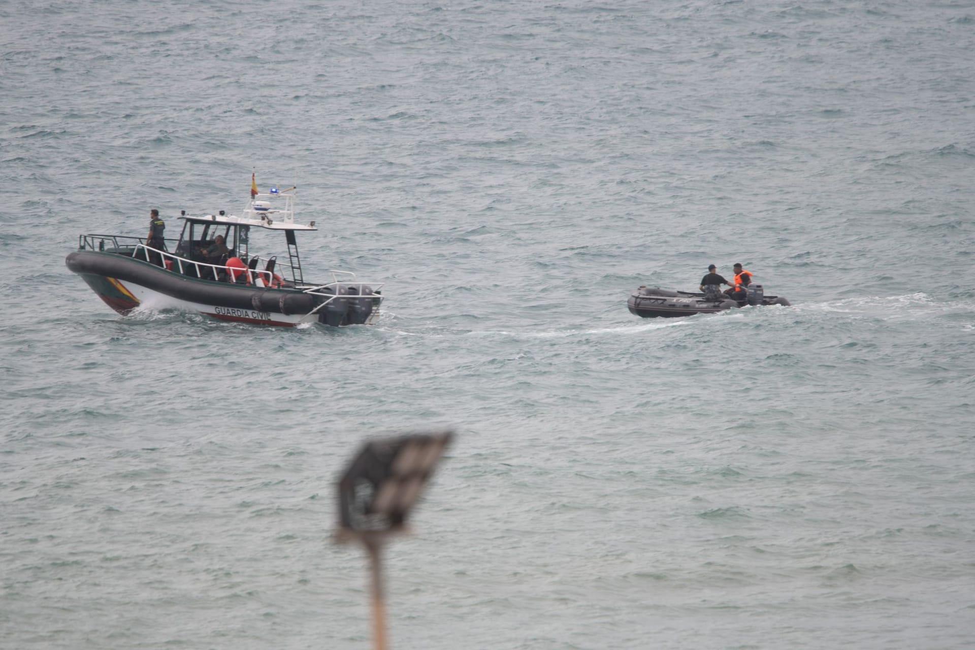 Mehr als 50 Minderjährige schwimmen von Marokko nach Ceuta.