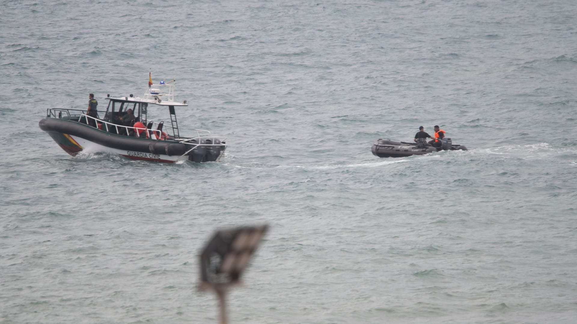 Mehr als 50 Minderjährige schwimmen von Marokko nach Ceuta.