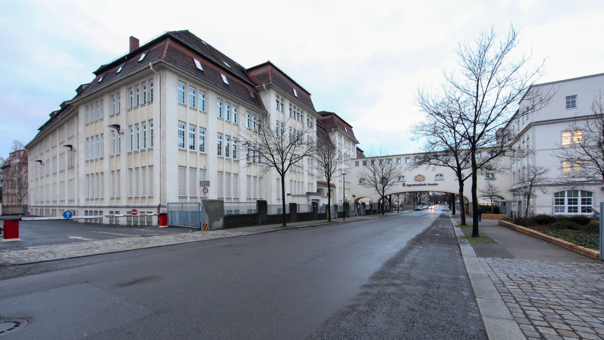 Dresden: Das Werk der F6 Cigarettenfabrik GmbH und Co. KG an der Glashütter Straße (Archivbild).