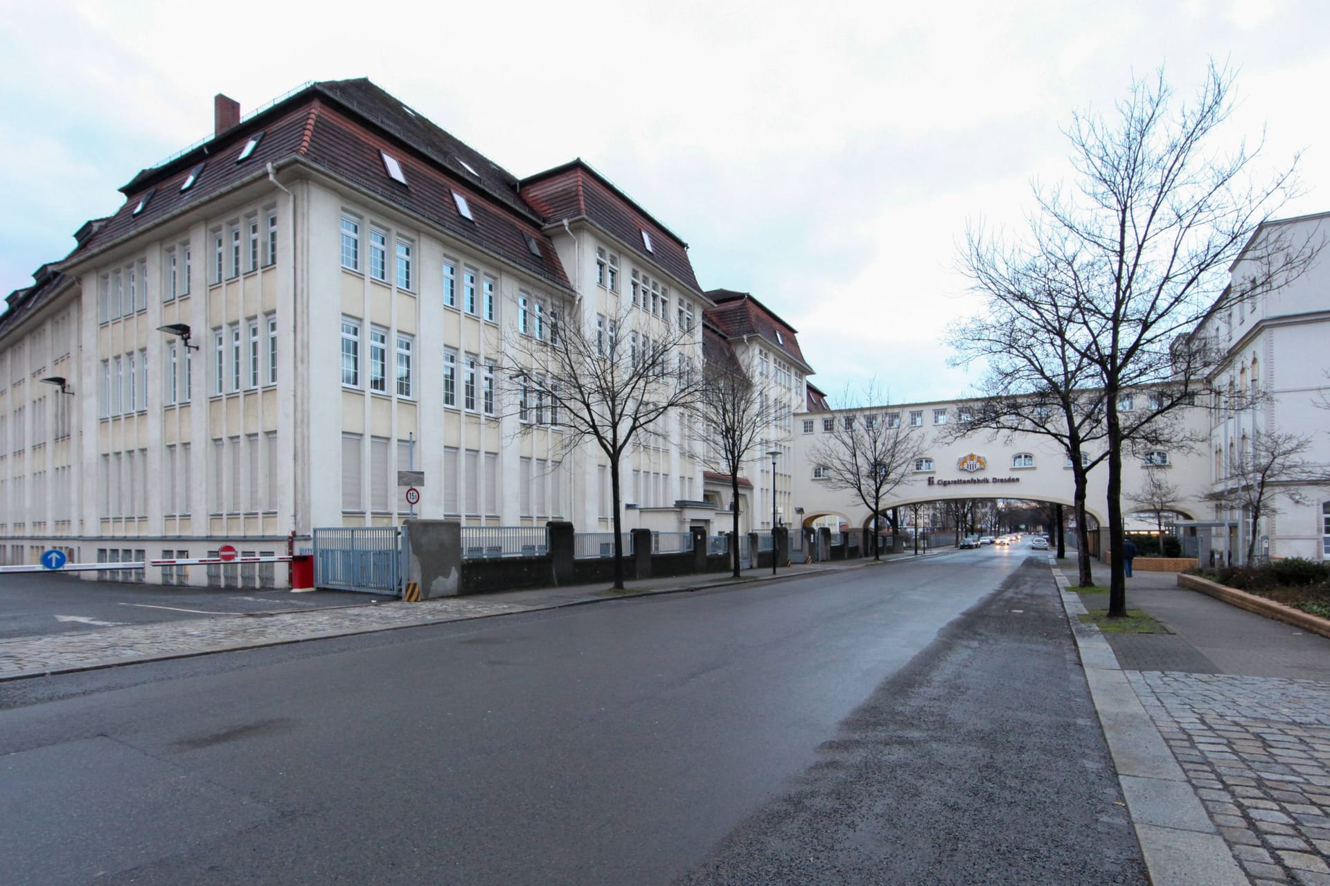 Dresden: Das Werk der F6 Cigarettenfabrik GmbH und Co. KG an der Glashütter Straße (Archivbild).