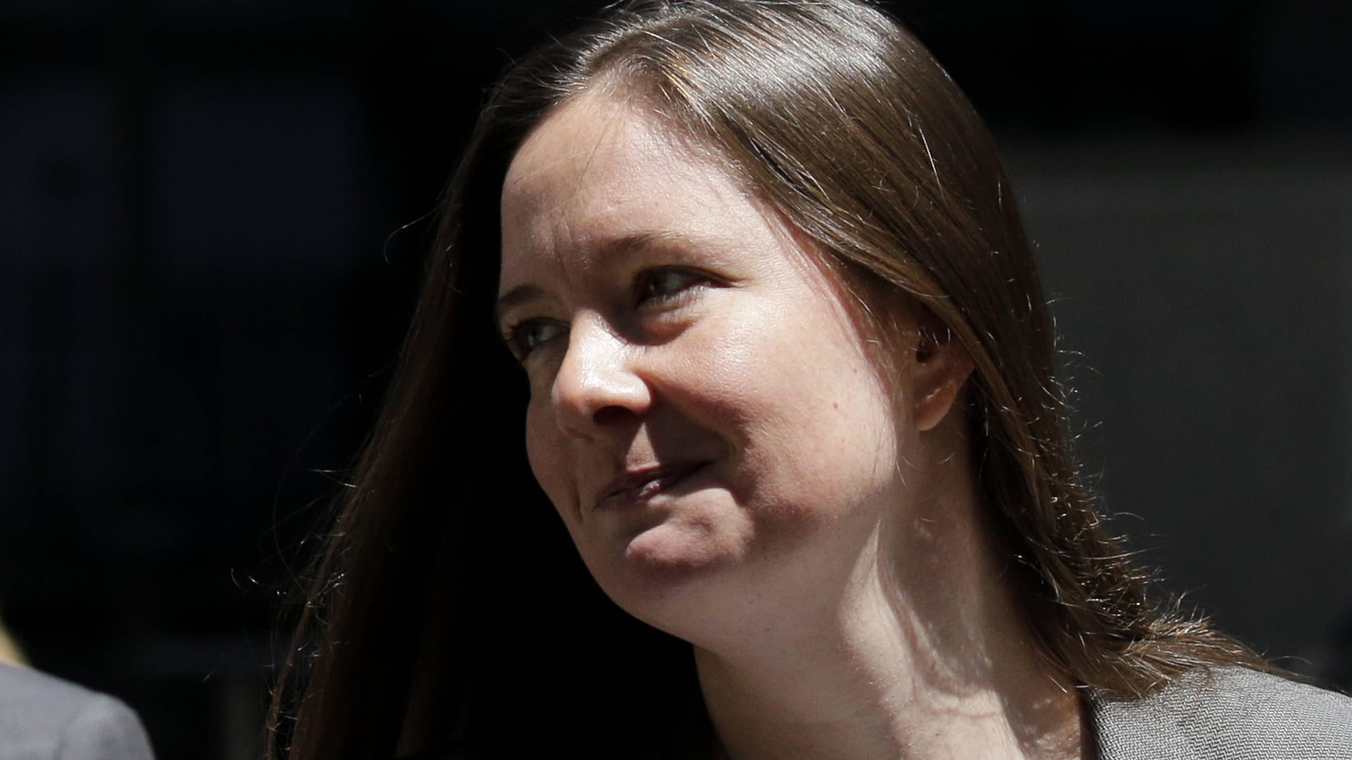 Maurene Comey nach der Festnahme von Jeffrey Epstein im Jahr 2019. Maurene Comey nach der Festnahme von Jeffrey Epstein im Jahr 2019.