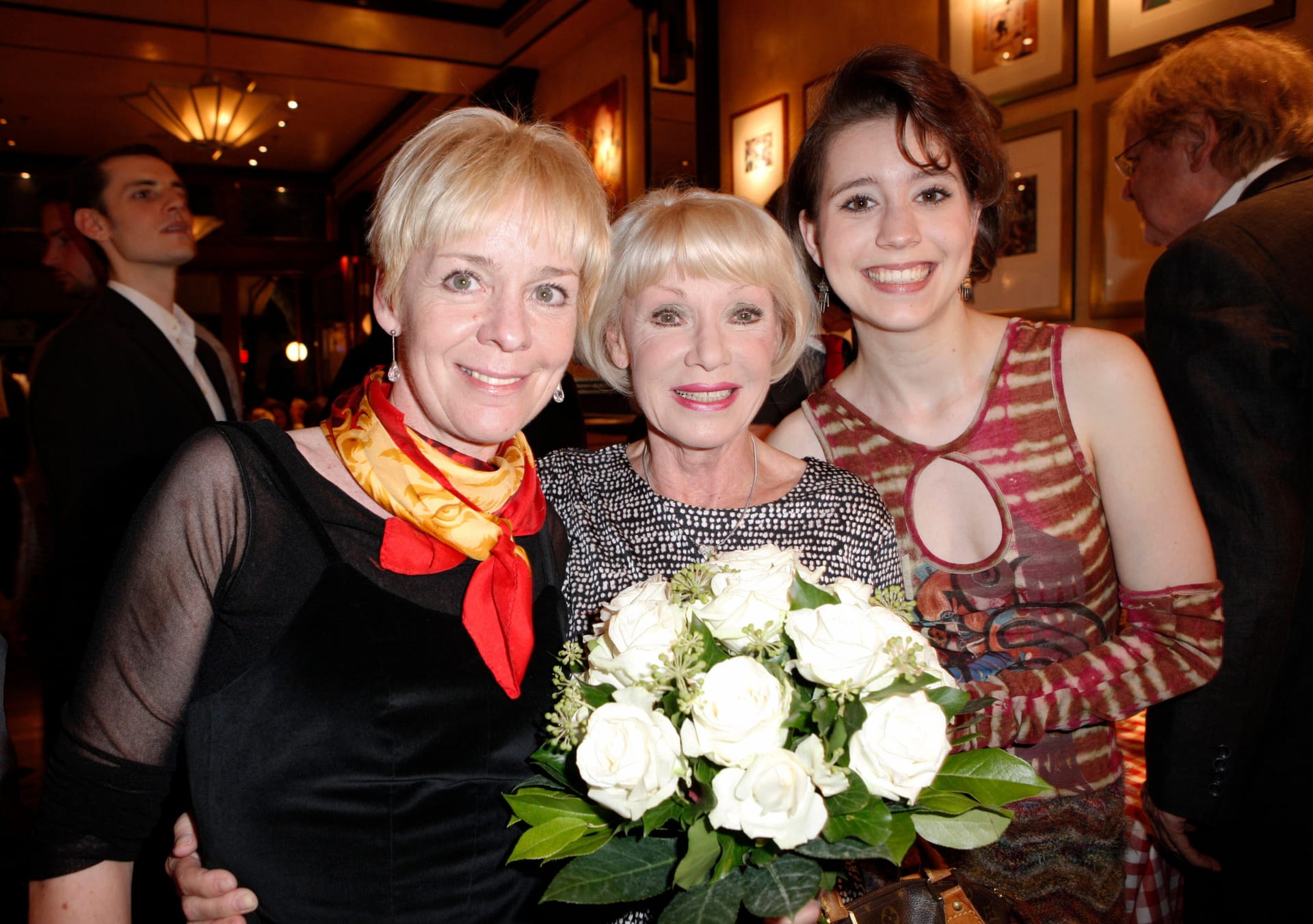 Drei Generationen: Anita Kupsch mit Tochter Daniela Lohmeyer und Enkelin Lea im Jahr 2012 in Berlin.