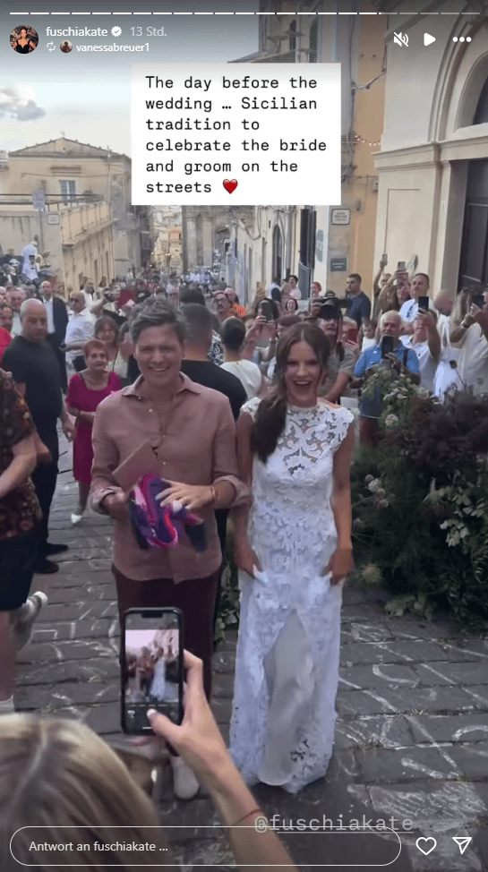 Sizilianische Tradition: Das Paar wurde vor der Hochzeit auf den Straßen gefeiert.
