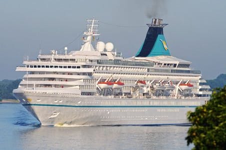 Die "Artania": Das Kreuzfahrtschiff ist für Phoenix Reisen unterwegs.