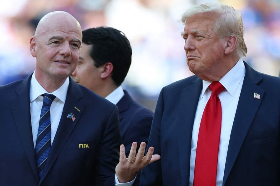 Donald Trump (r.) neben Gianni Infantino: Der US-Präsident traf auf kein ihm zugewandtes Publikum im MetLife Stadium.