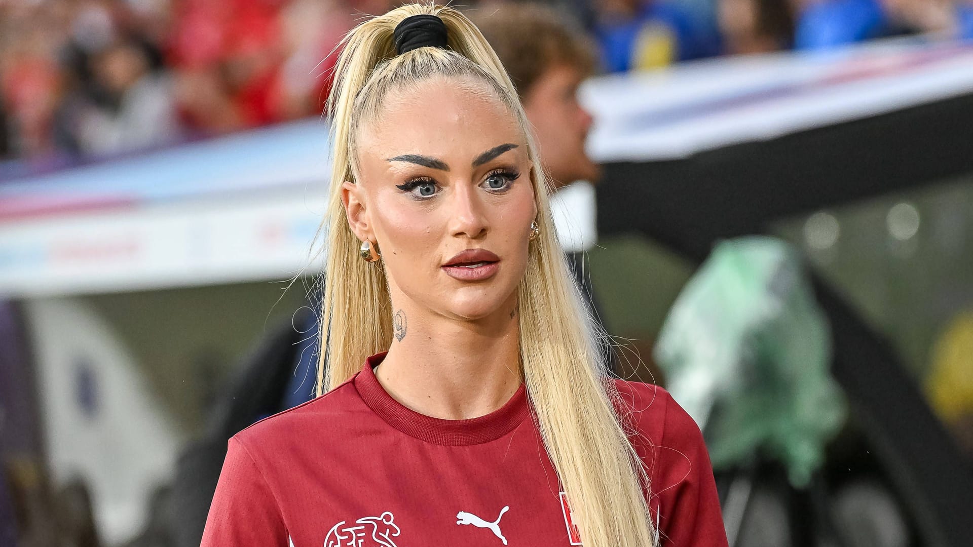 Reizfigur: An der Schweizer Nationalspielerin Alisha Lehmann scheiden sich die Geister.