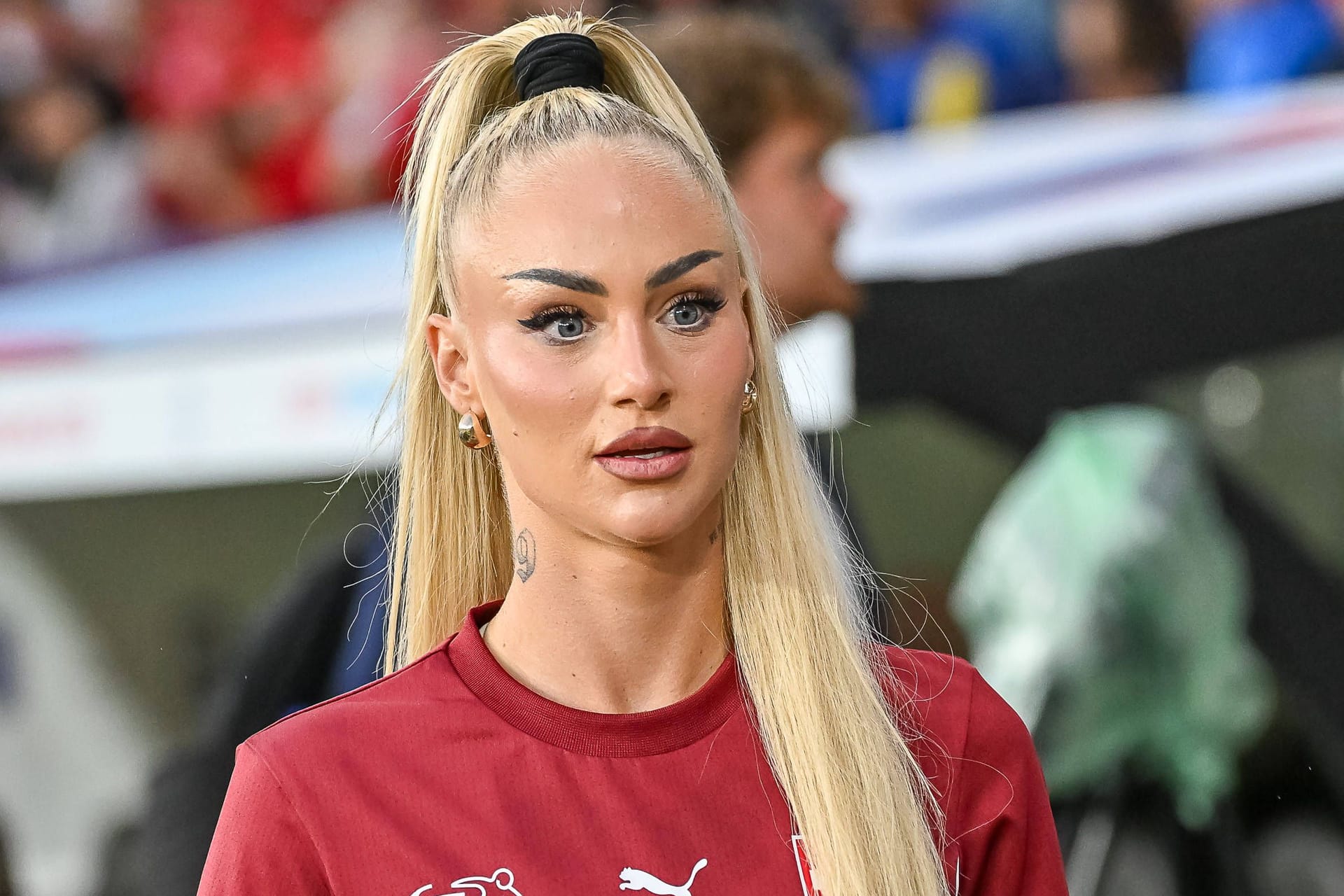 Reizfigur: An der Schweizer Nationalspielerin Alisha Lehmann scheiden sich die Geister.