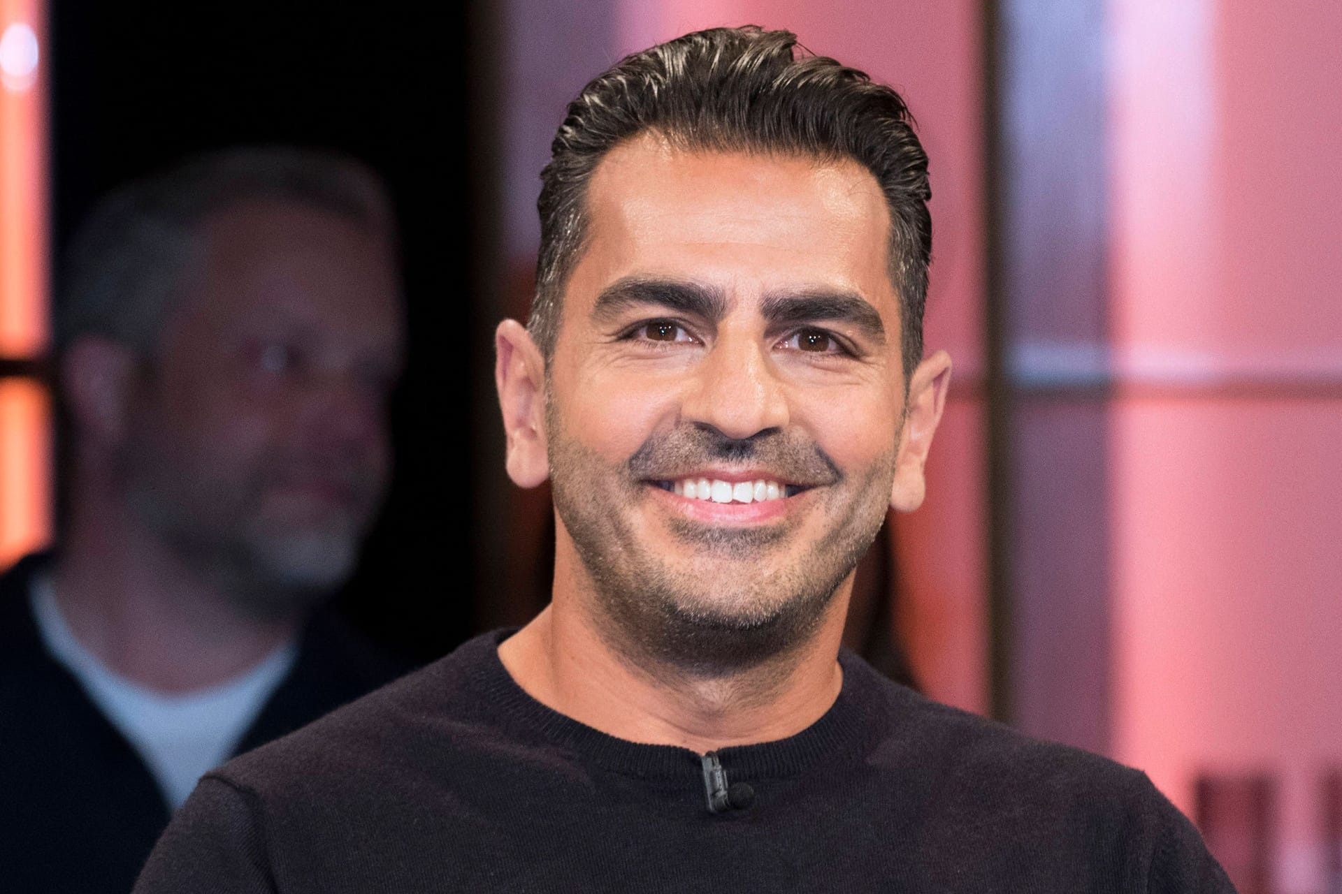 Hamid Mossadegh in einer Talkshow (Archivbild): Der Hamburger Autoexperte hat für RTLzwei seine eigene Doku-Reihe gedreht.