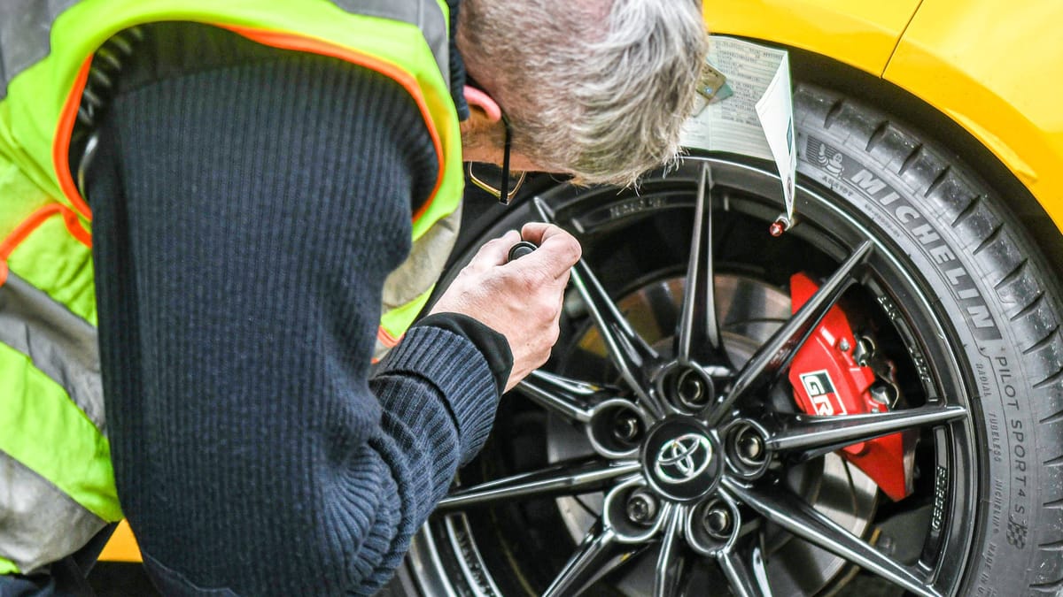 Bremenska policija se je osredotočila na dirkače in razgrajače, medtem ko so avtoceste preobremenjene zaradi počitnic
