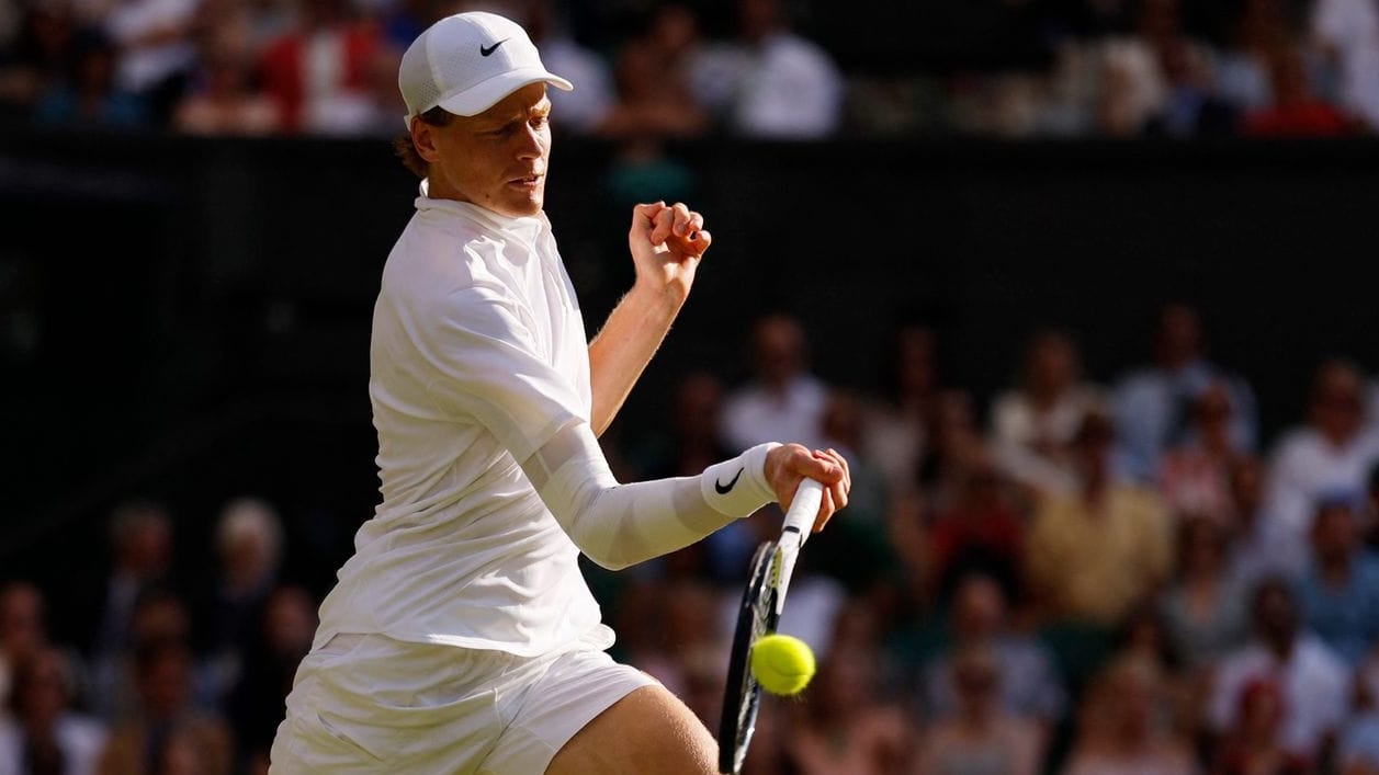Jannik Sinner im Wimbledon-Finale: Der Italiener wurde von einem Korken gestört.