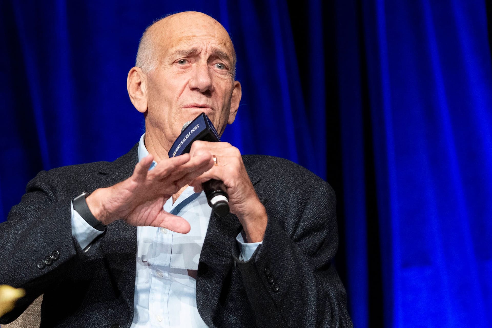 Ehud Olmert auf einer Veranstaltung (Archivbild): Der ehemalige Premier Israels bezeichnet die Regierung Netanjahu als "Feinde im inneren".